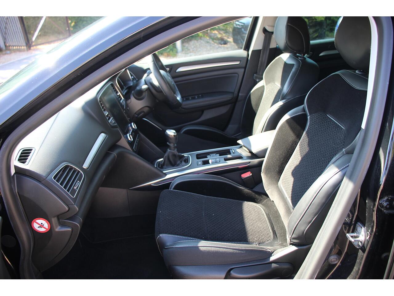 Renault Megane view 12