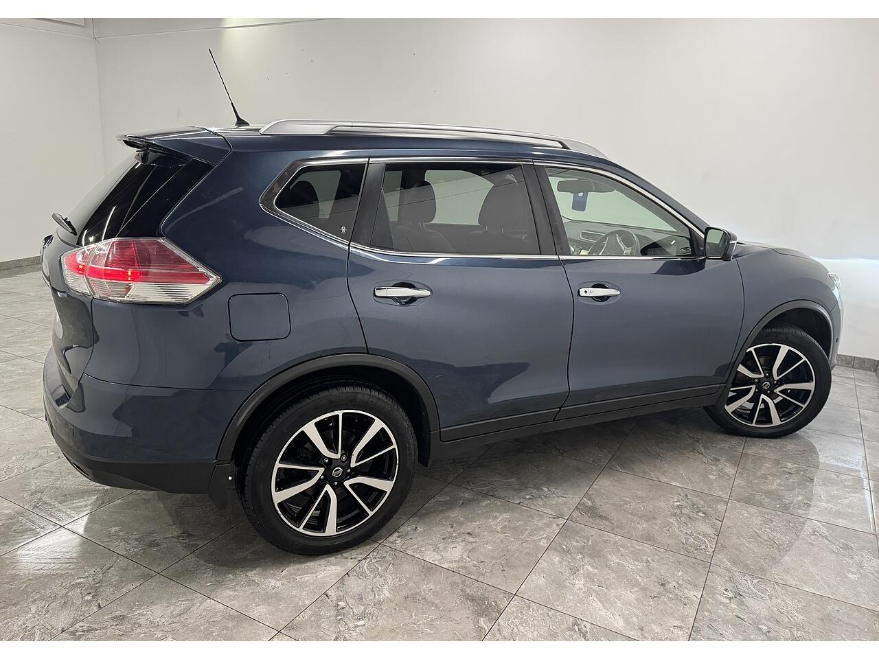 Nissan X-Trail view 8