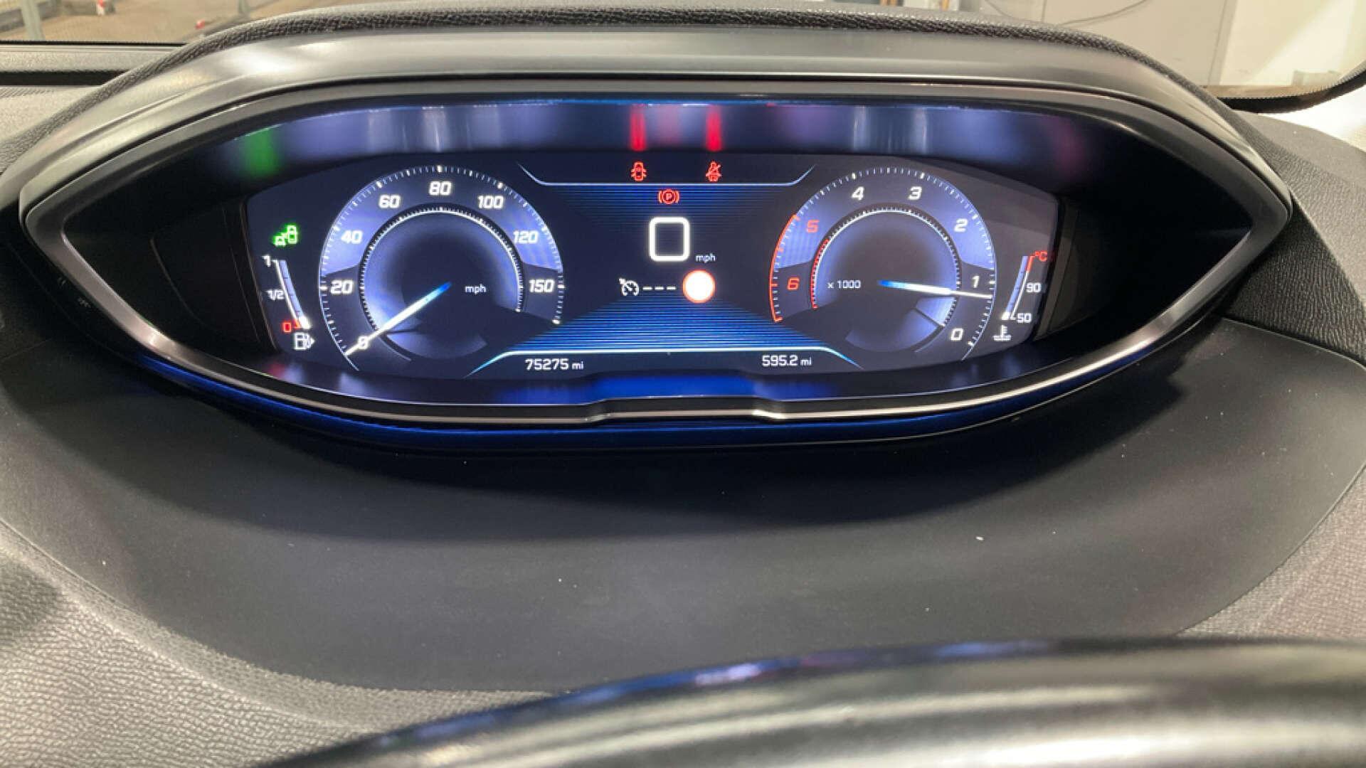 Peugeot 5008 view 13