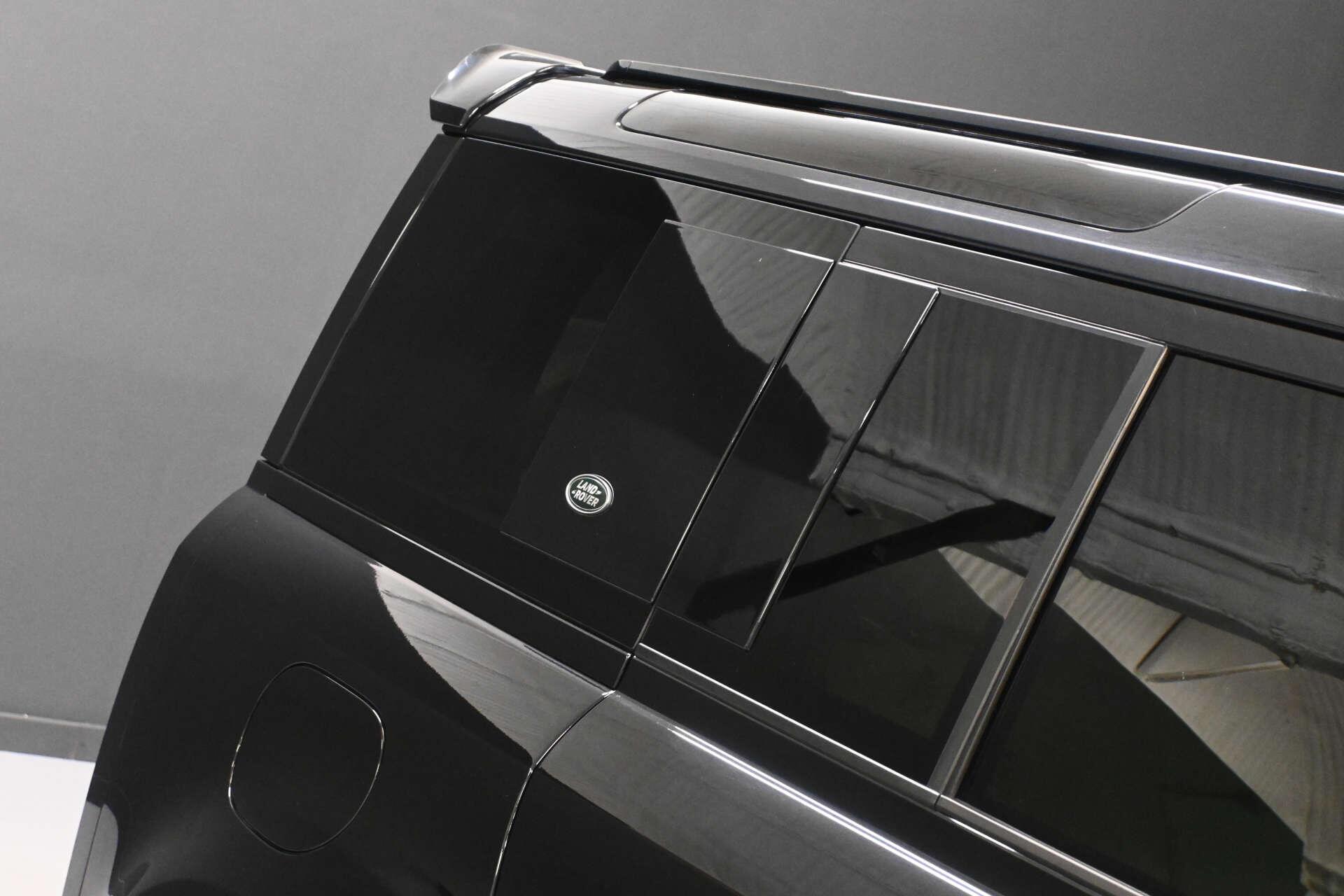 Land Rover Defender view 12