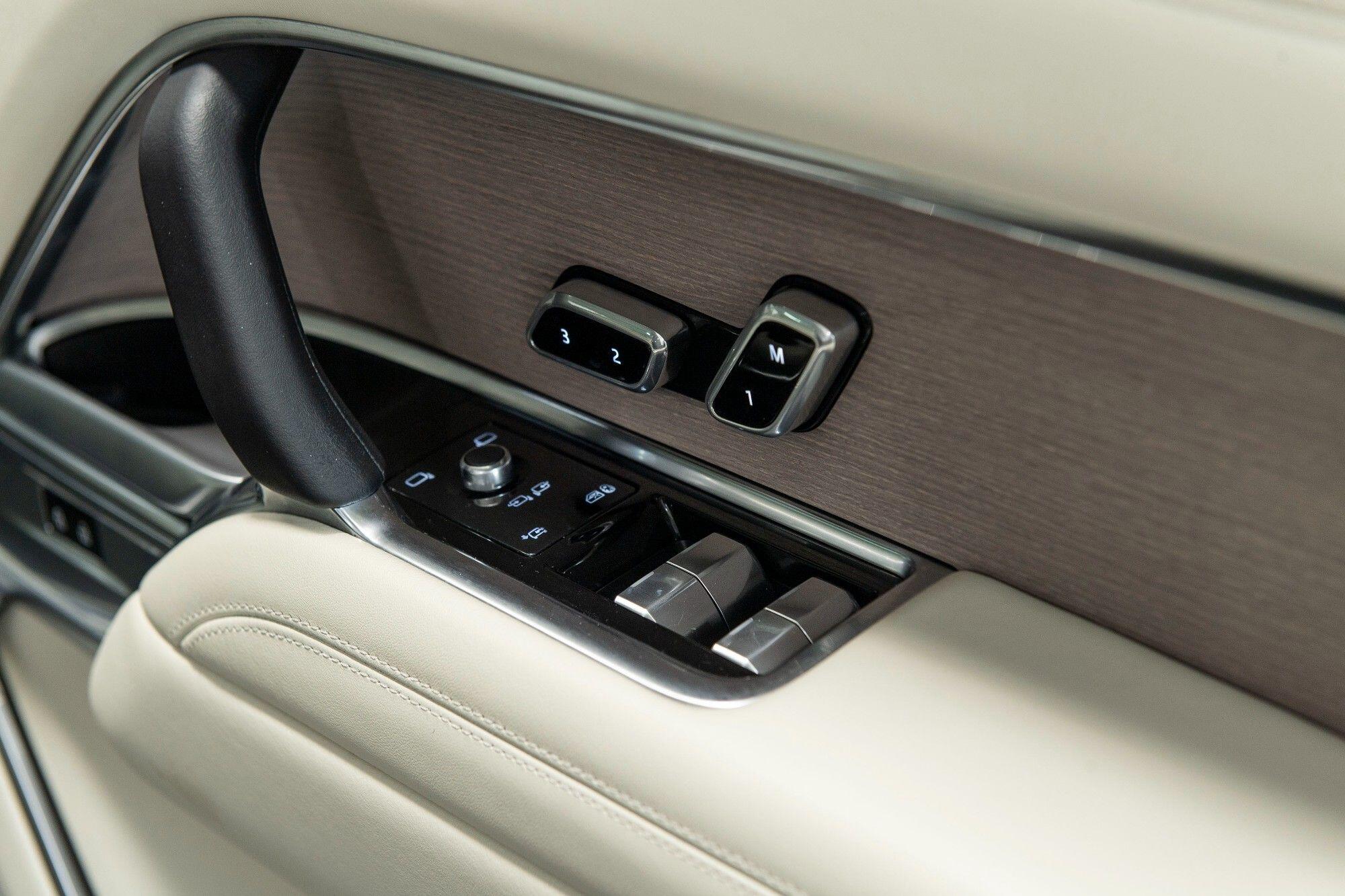 Land Rover Range Rover view 43