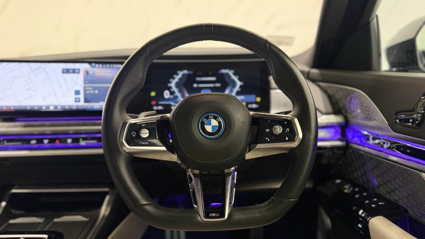 BMW i7 view 27