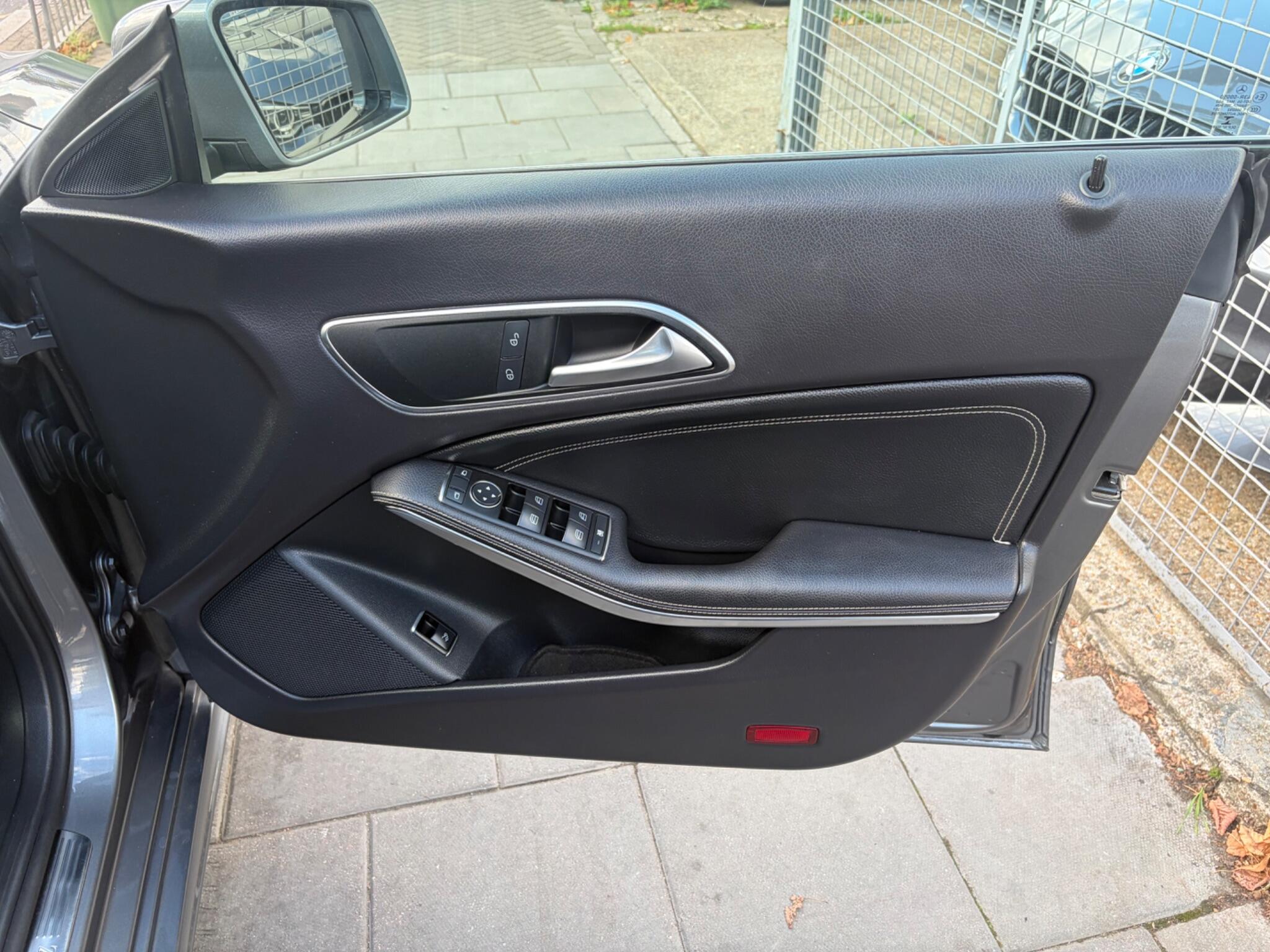 Mercedes-Benz Cla view 53