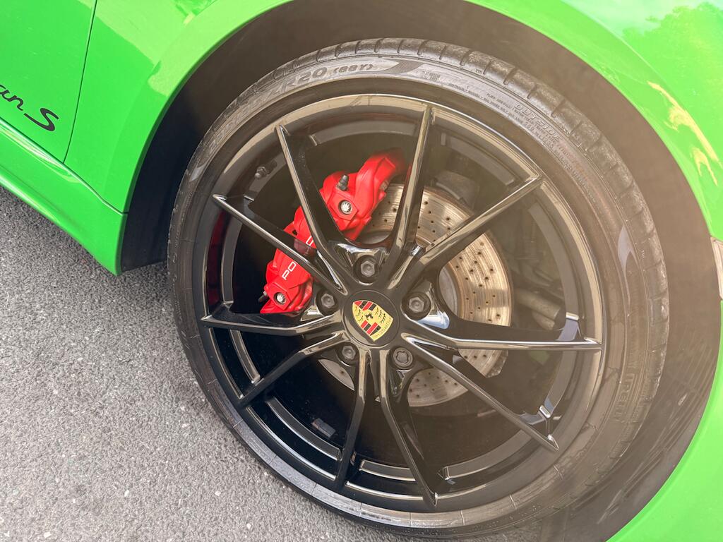 Porsche Cayman view 17