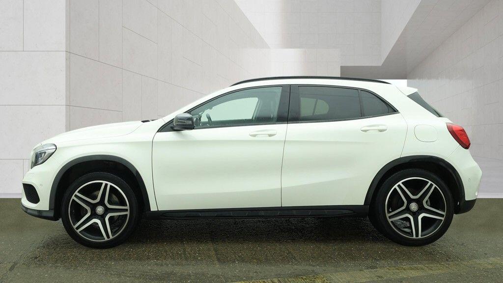 Mercedes-Benz Gla view 10