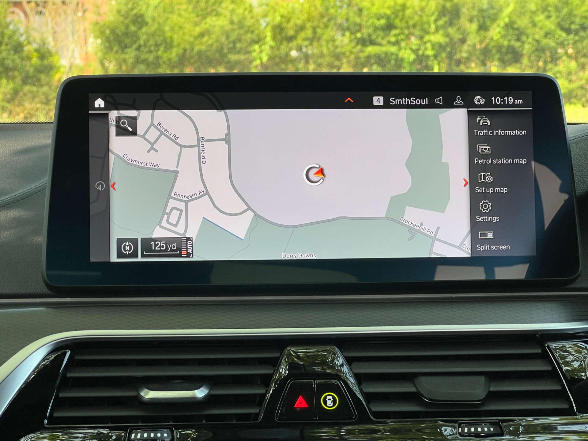 BMW 5 Series view 29