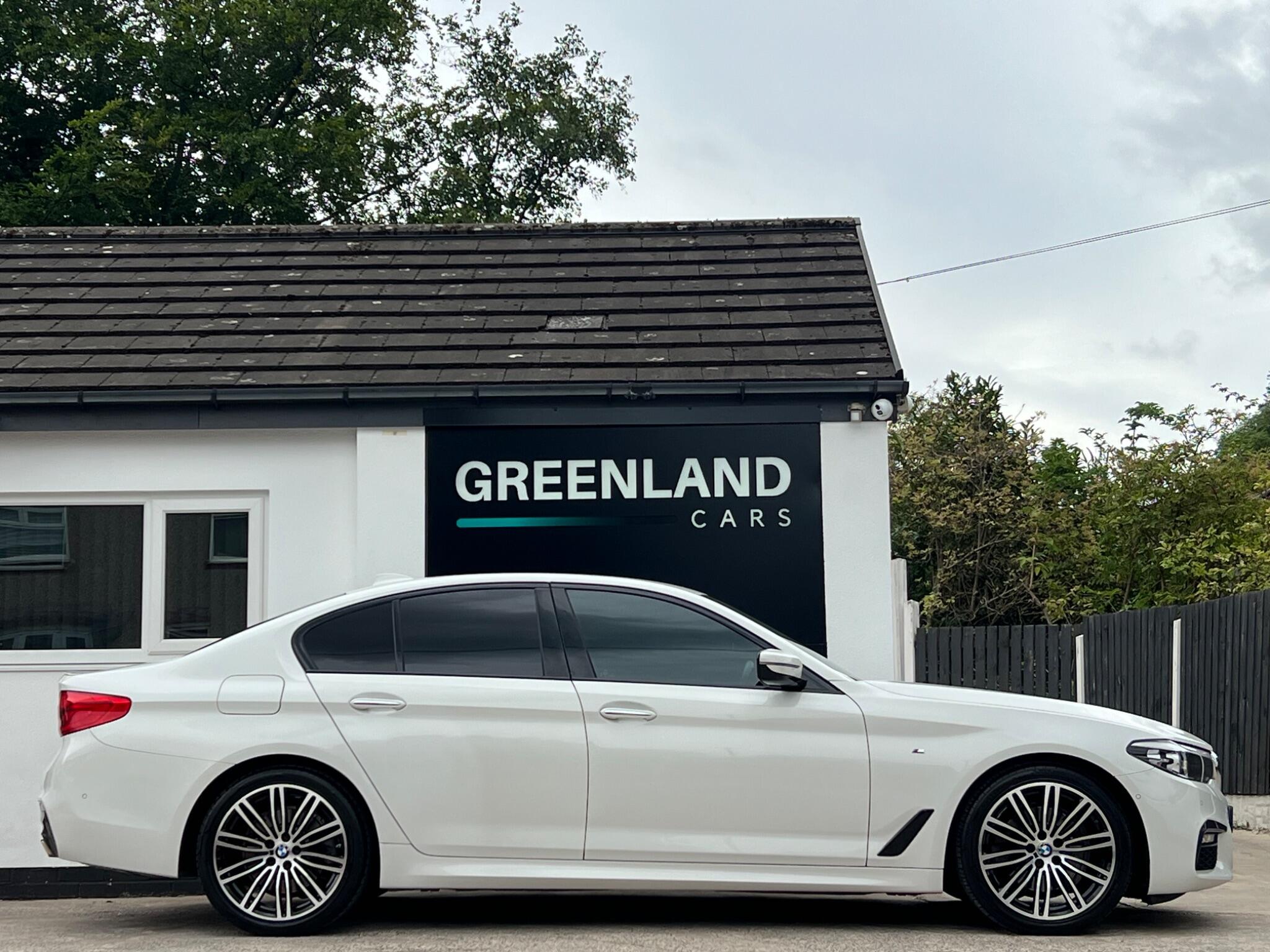 BMW 5 Series view 19