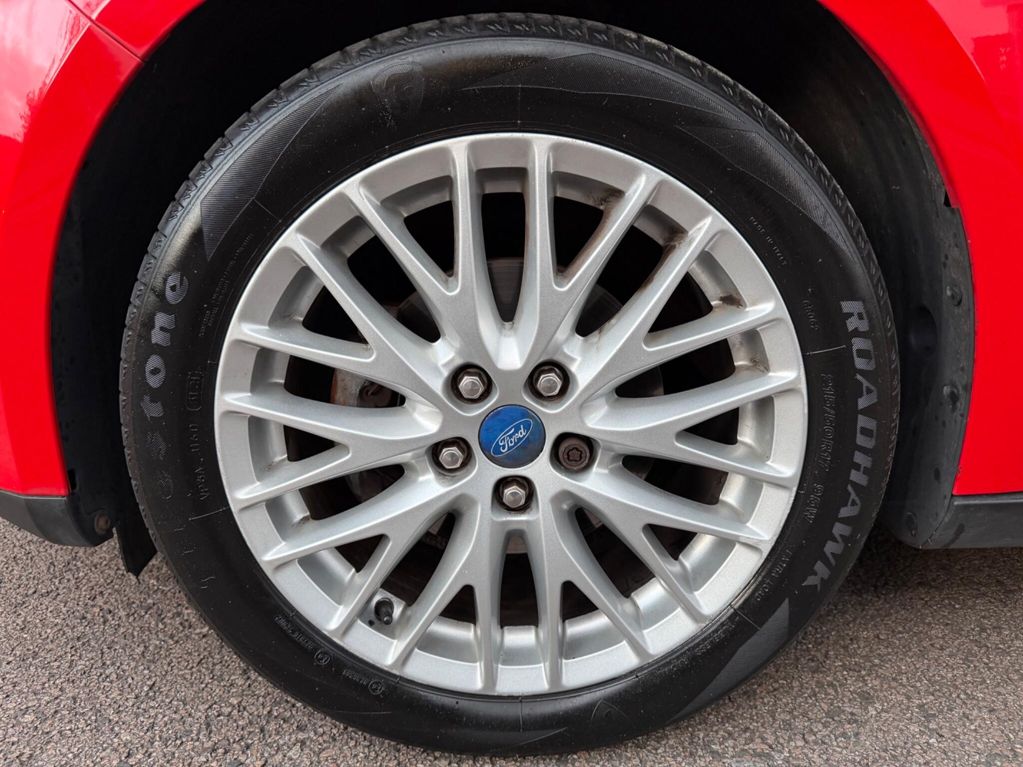 Ford Focus view 26