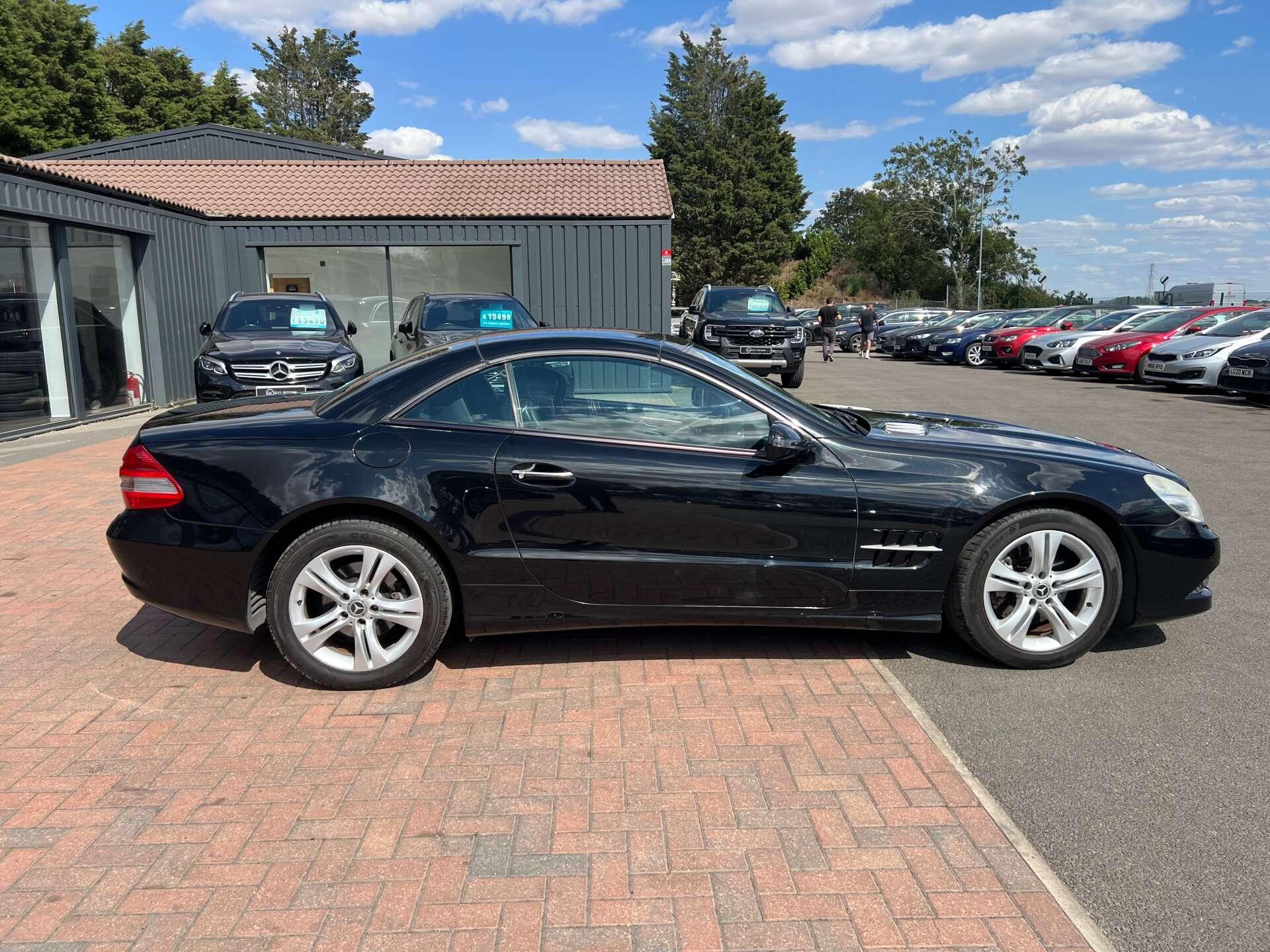 Mercedes-Benz SL view 11