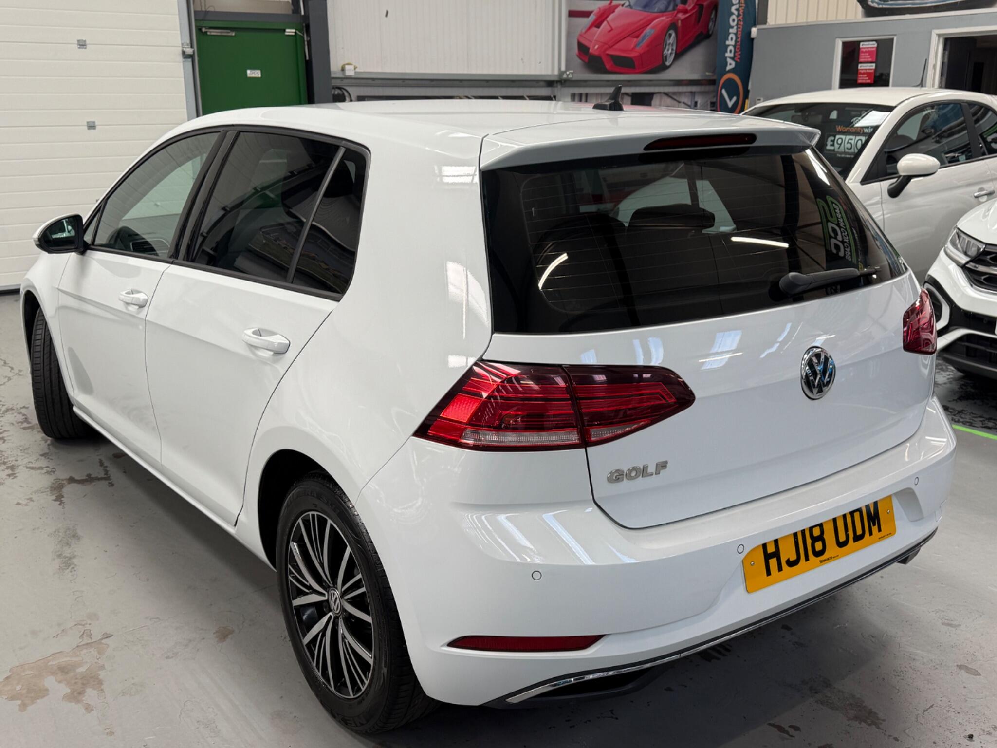 Volkswagen Golf view 8