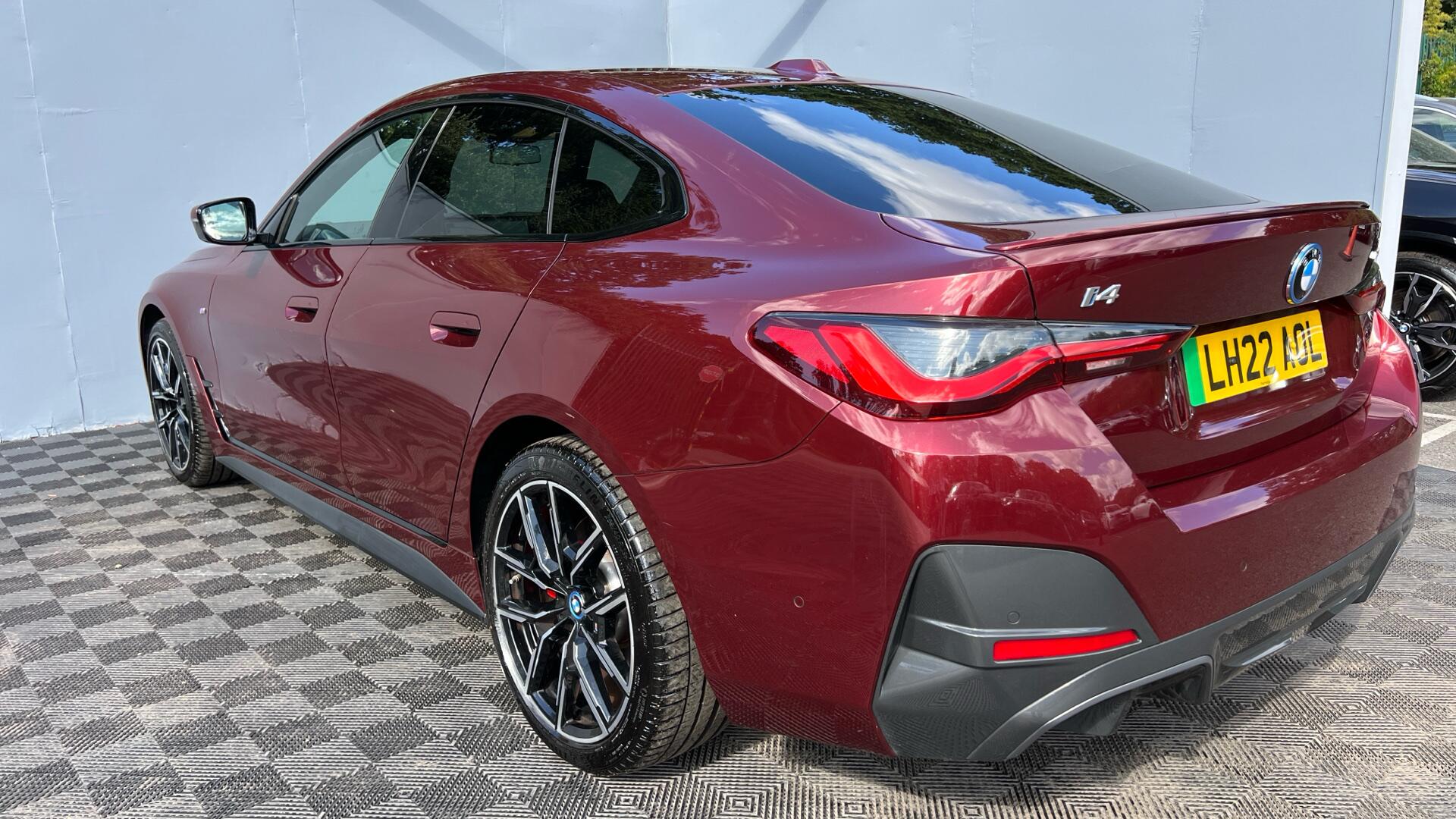 BMW I4 view 31