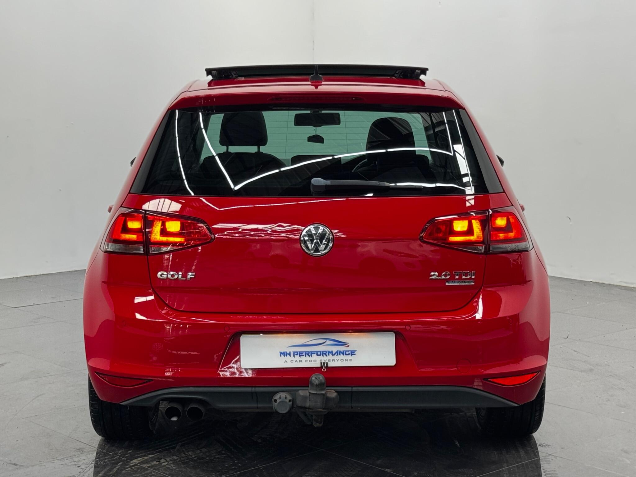 Volkswagen Golf view 4