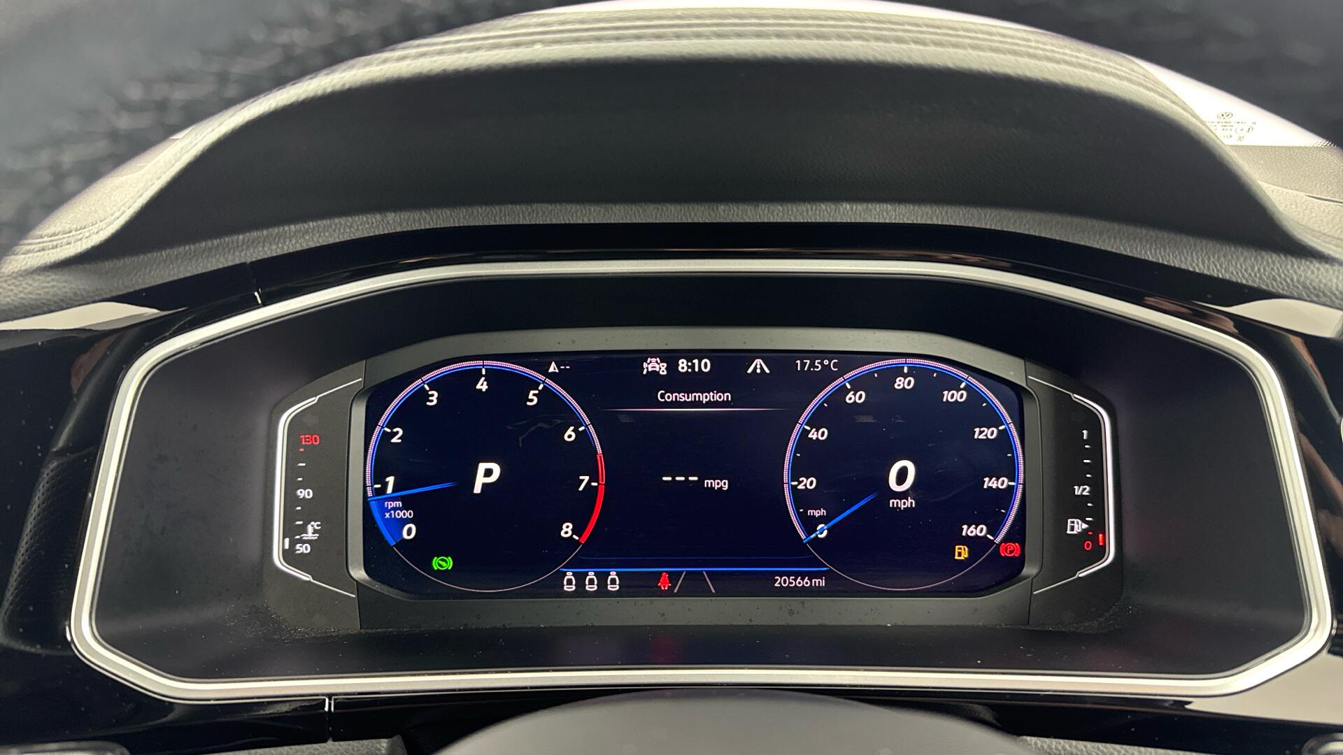 Volkswagen T-Roc view 13