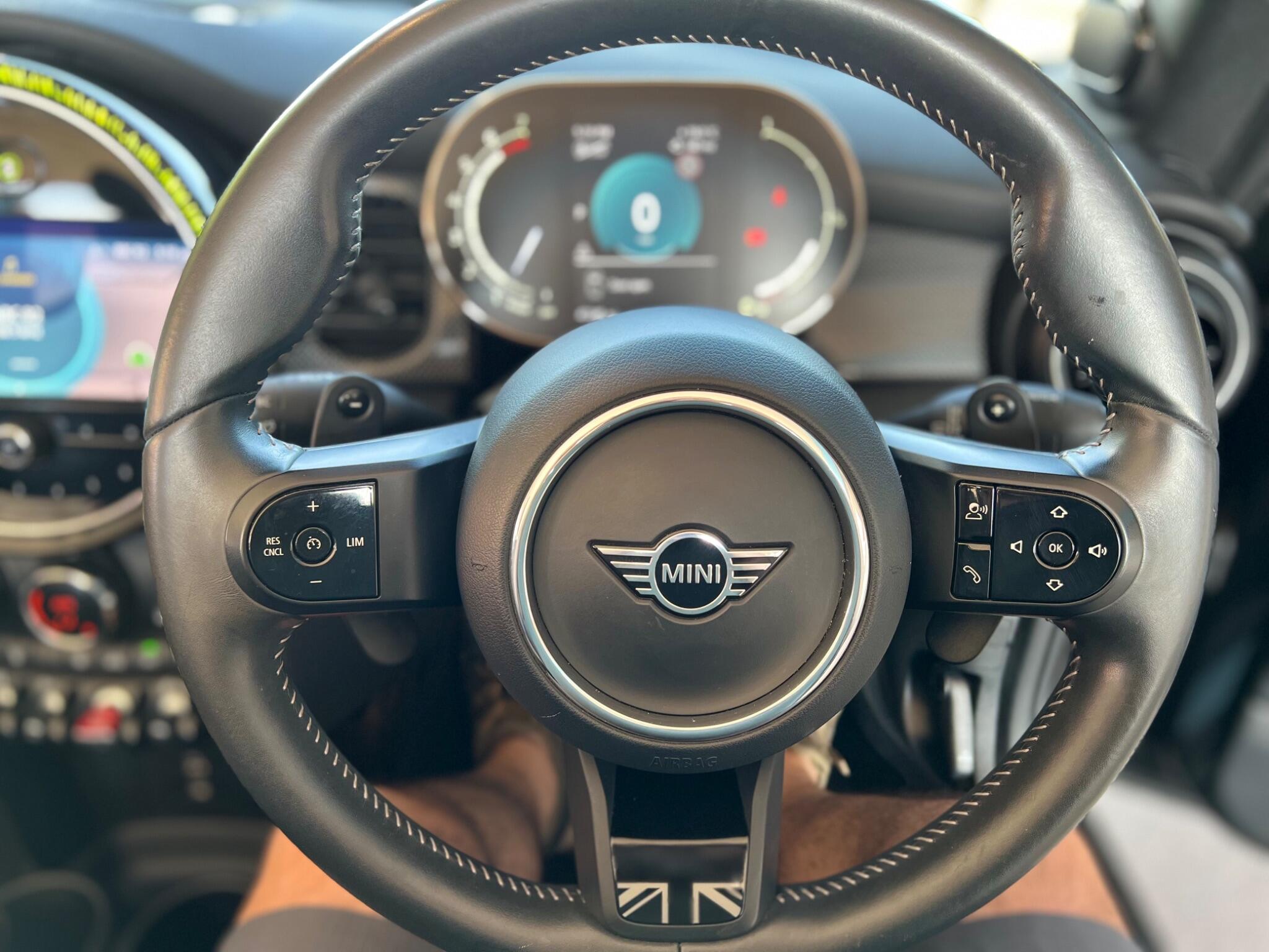 MINI Convertible view 25