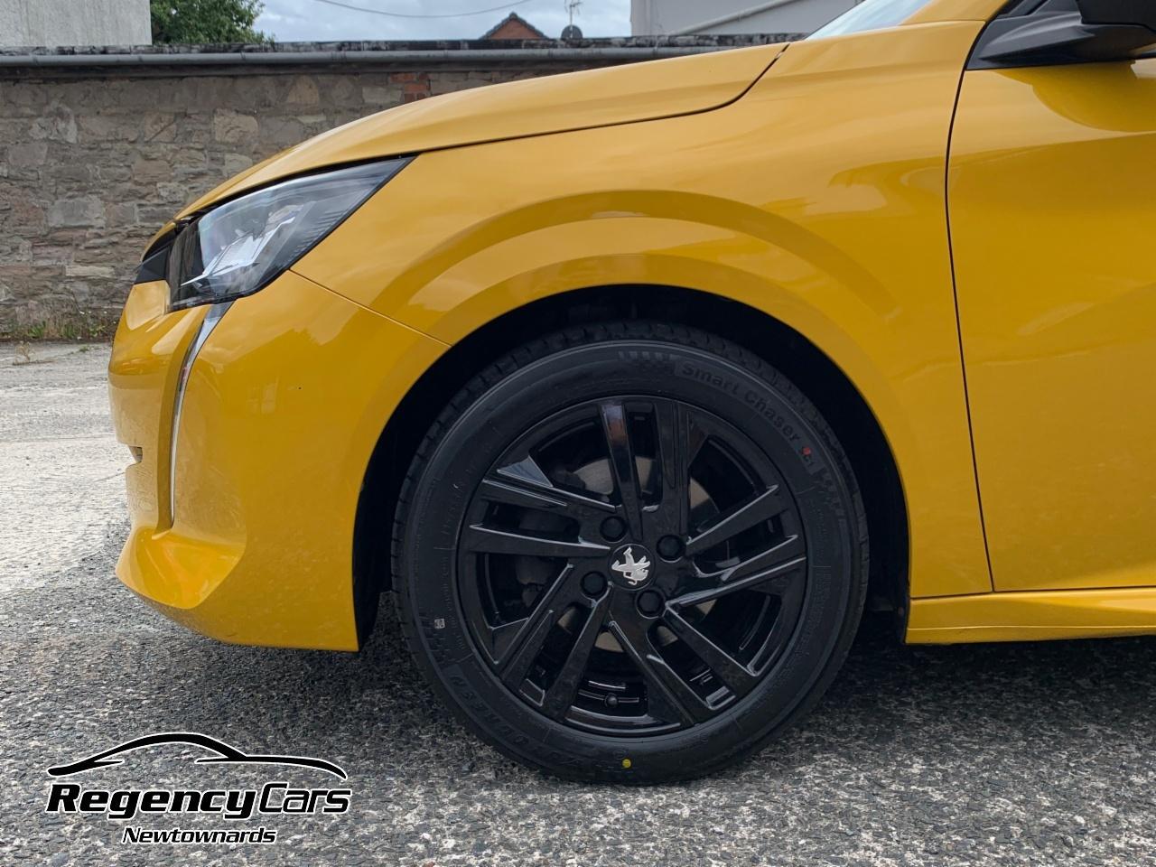Peugeot 208 view 31