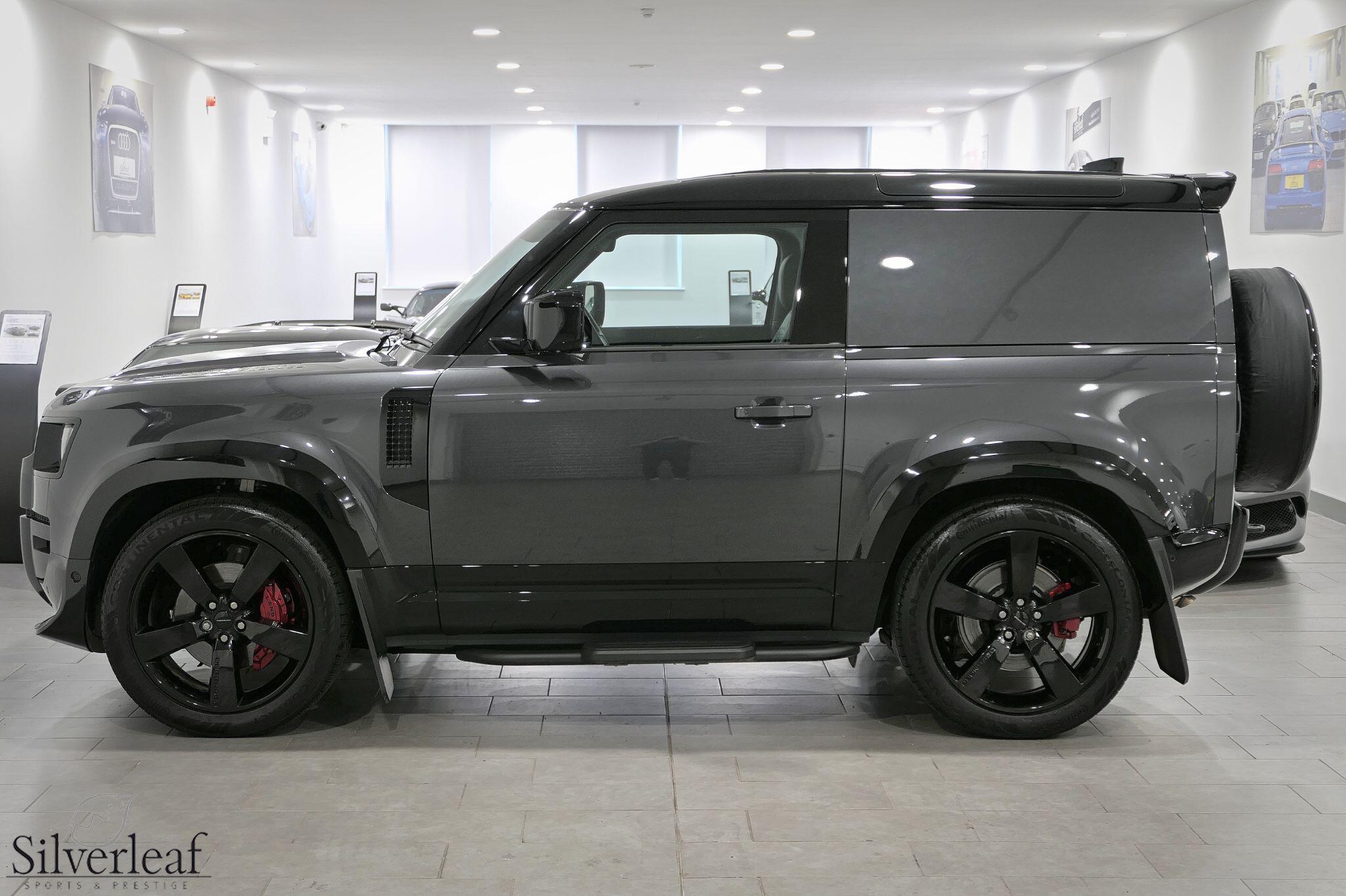 Land Rover Defender view 4