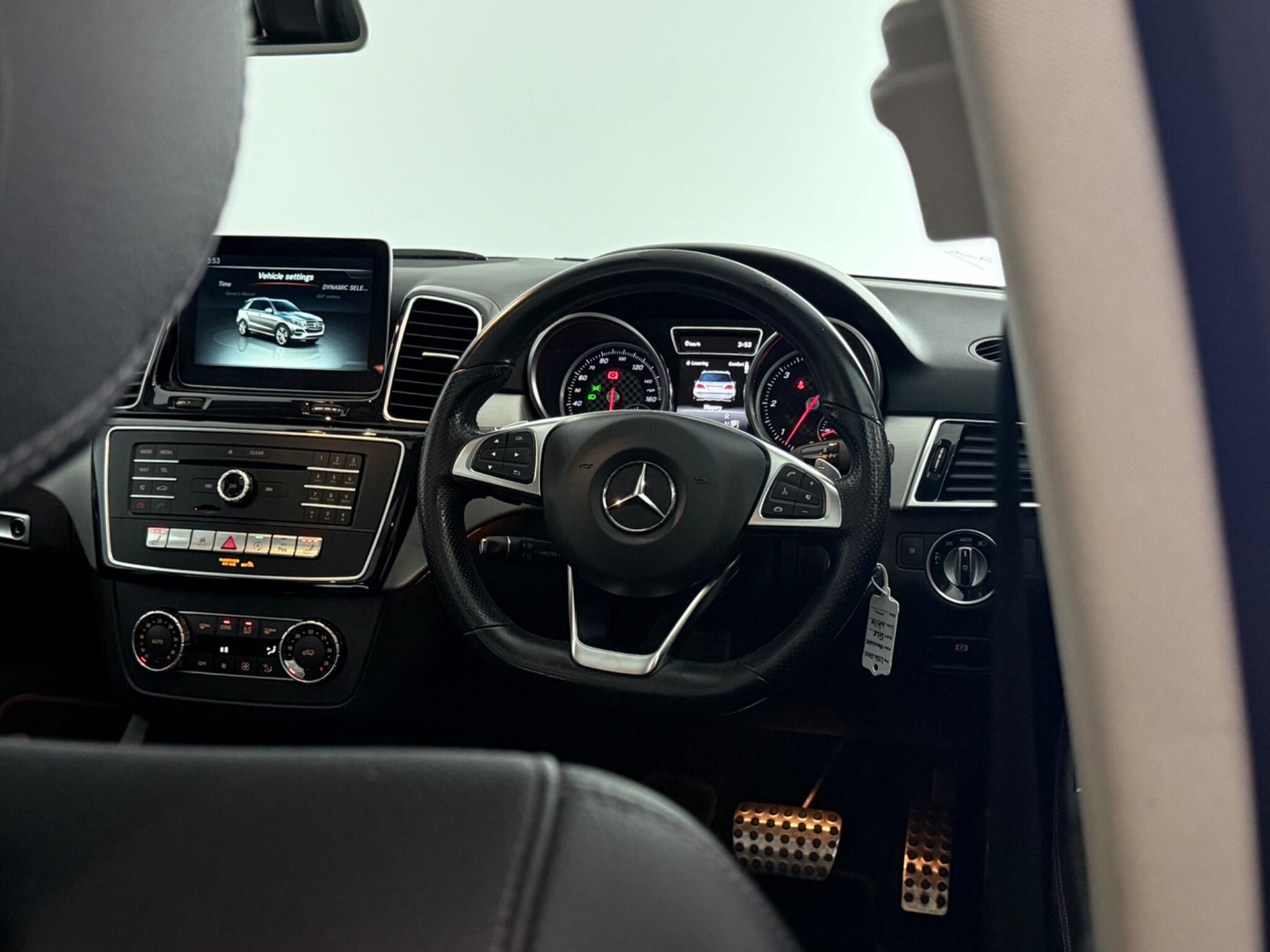 Mercedes-Benz GLE view 12