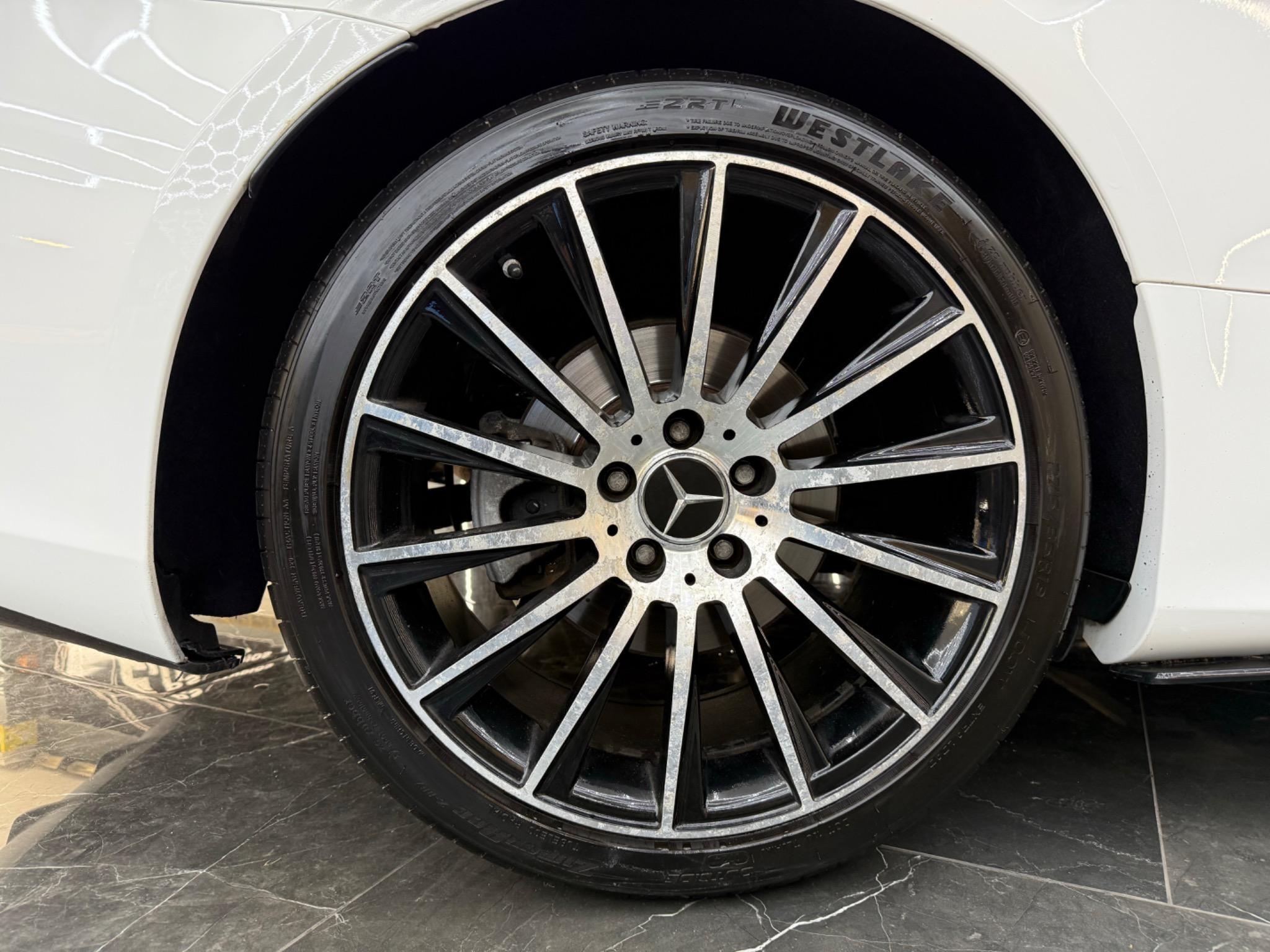 Mercedes-Benz E Class view 41