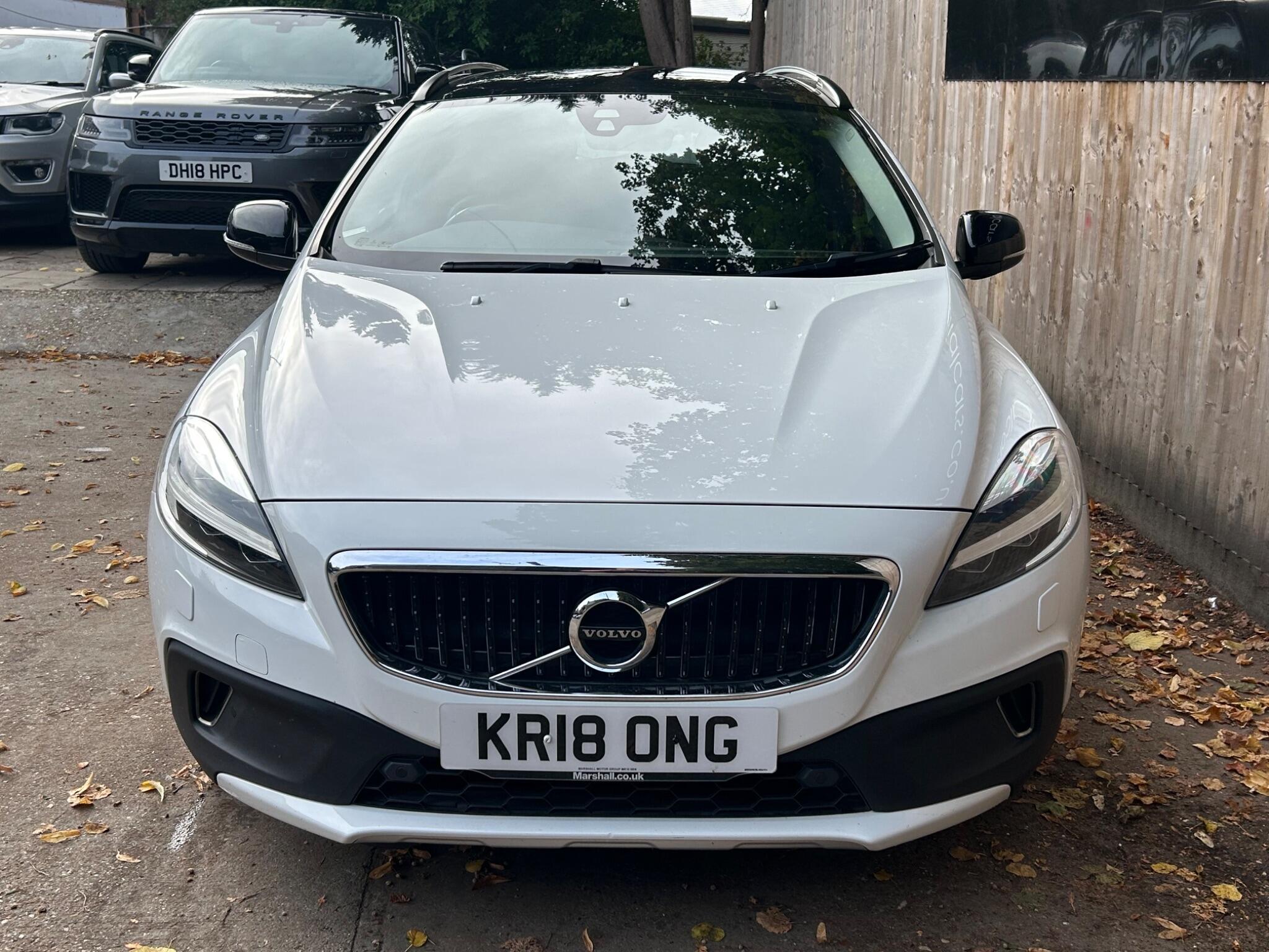 Volvo V40 Cross Country view 22