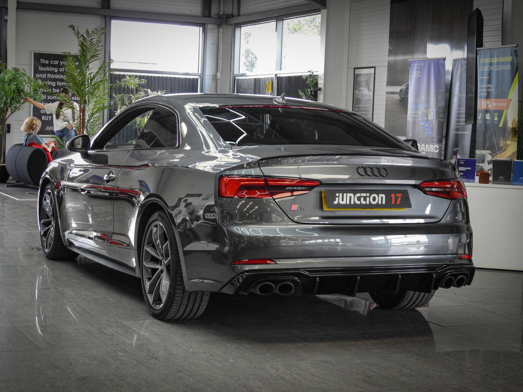 Audi S5 view 12