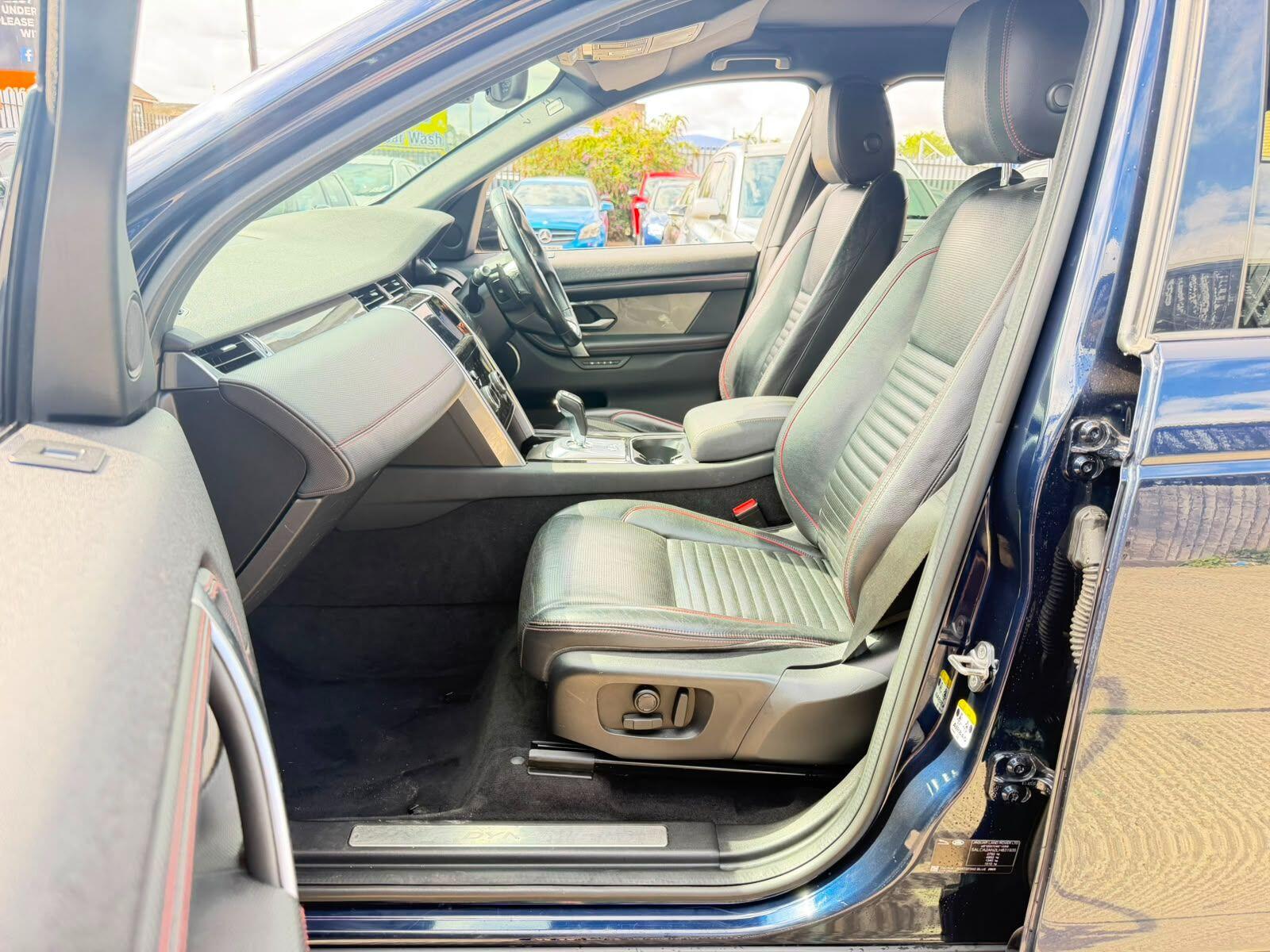 Land Rover Discovery Sport view 27