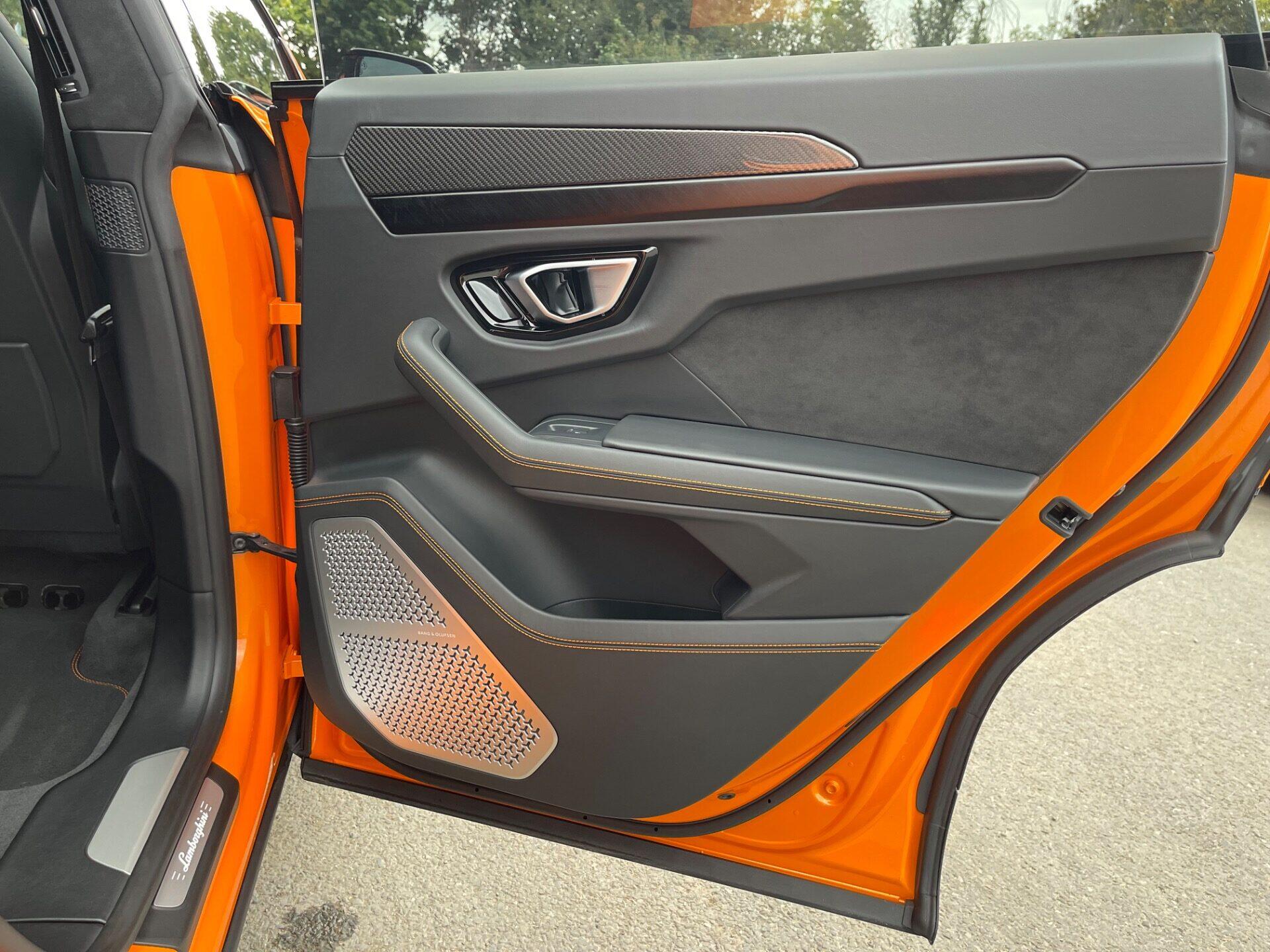 Lamborghini Urus view 40
