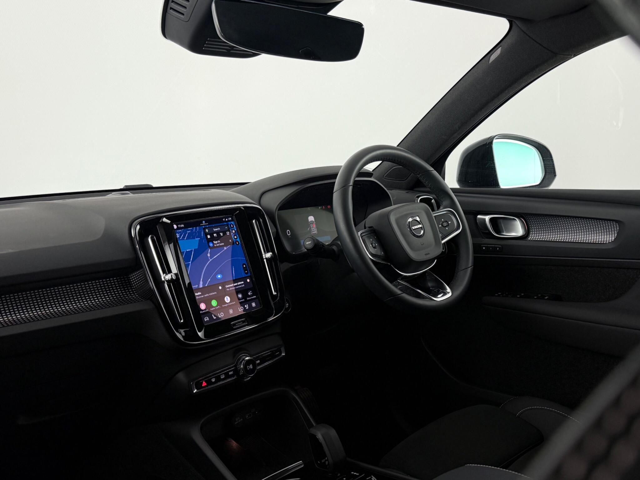 Volvo XC40 view 13