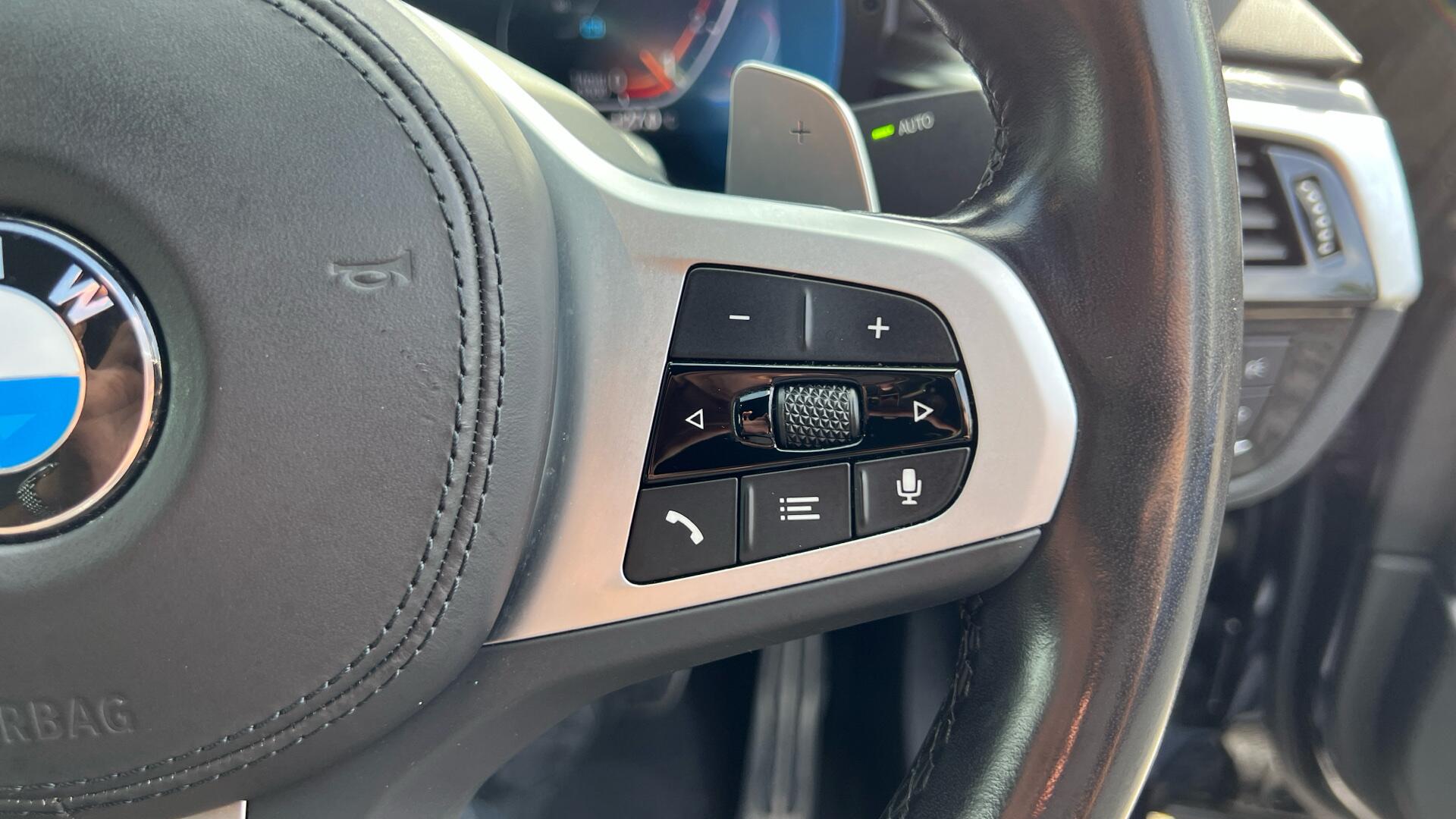 BMW 5 Series view 19