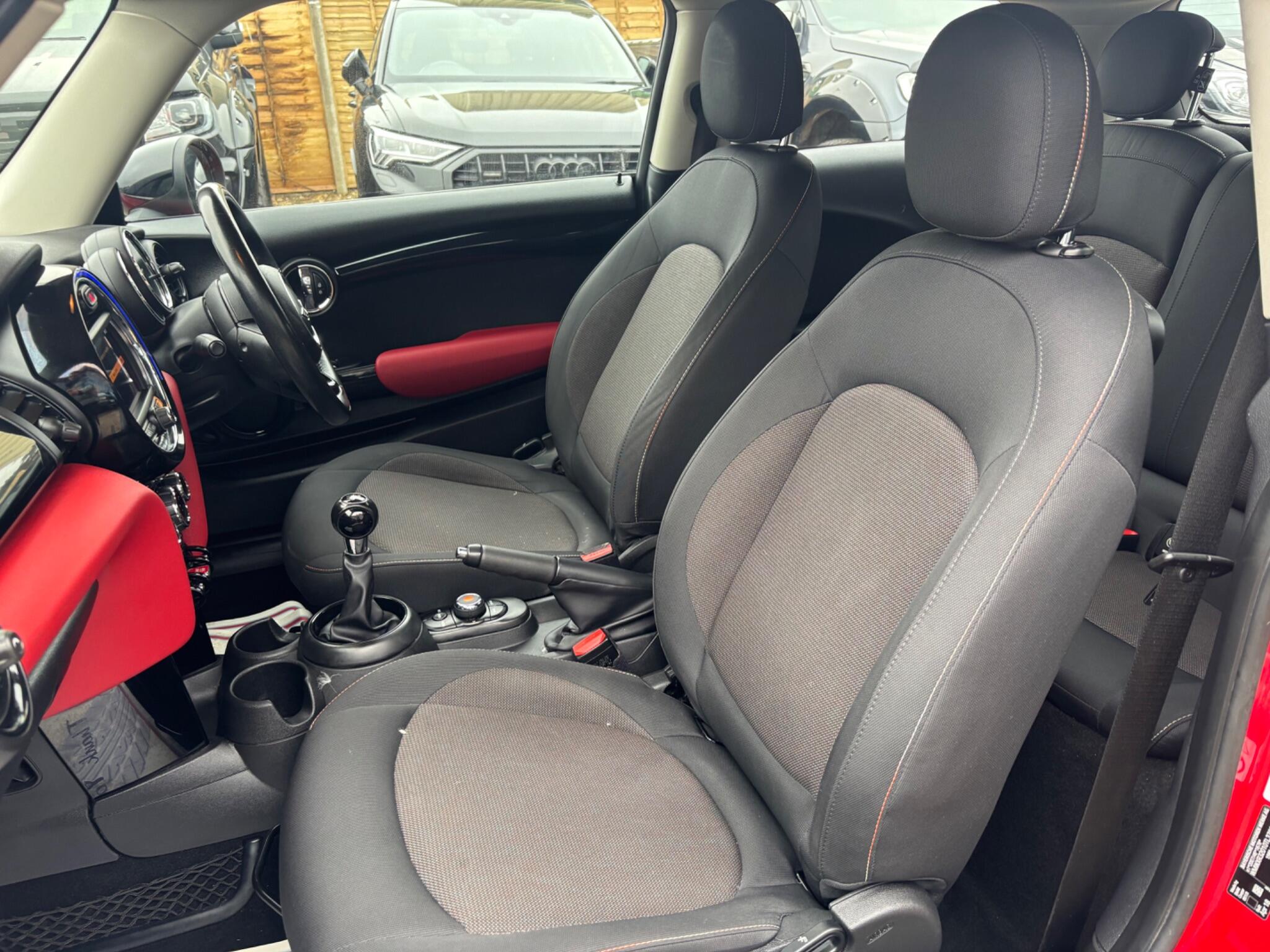 Mini Cooper view 35