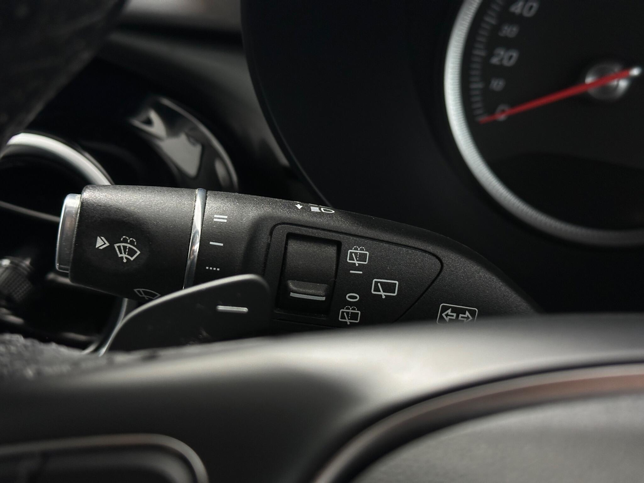 Mercedes-Benz GLC view 13