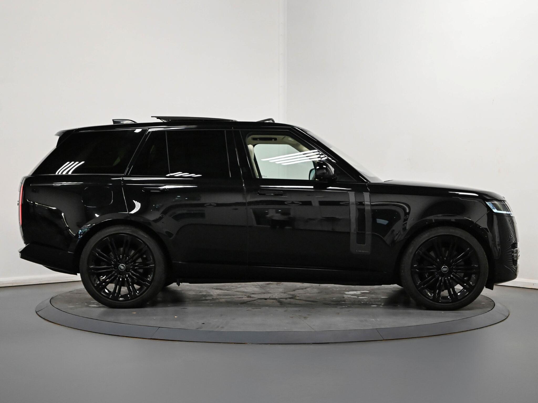 Land Rover Range Rover view 26