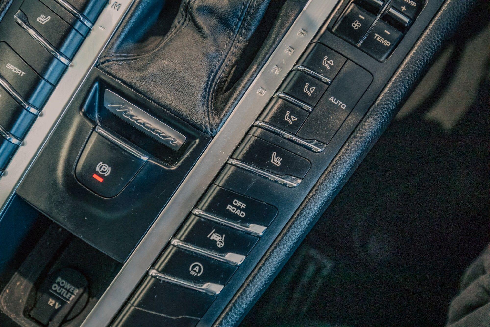 Porsche Macan view 21