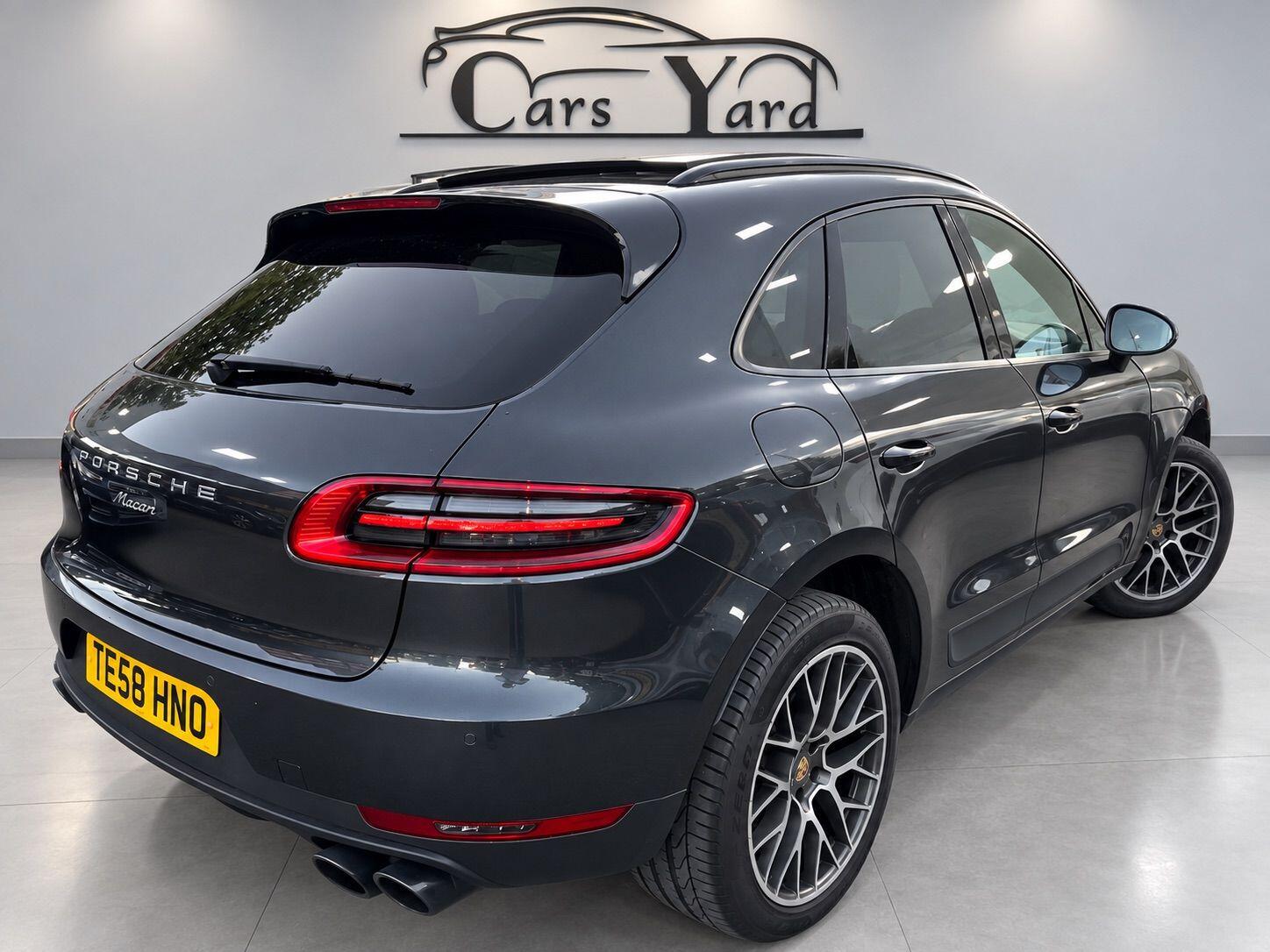 Porsche Macan view 11