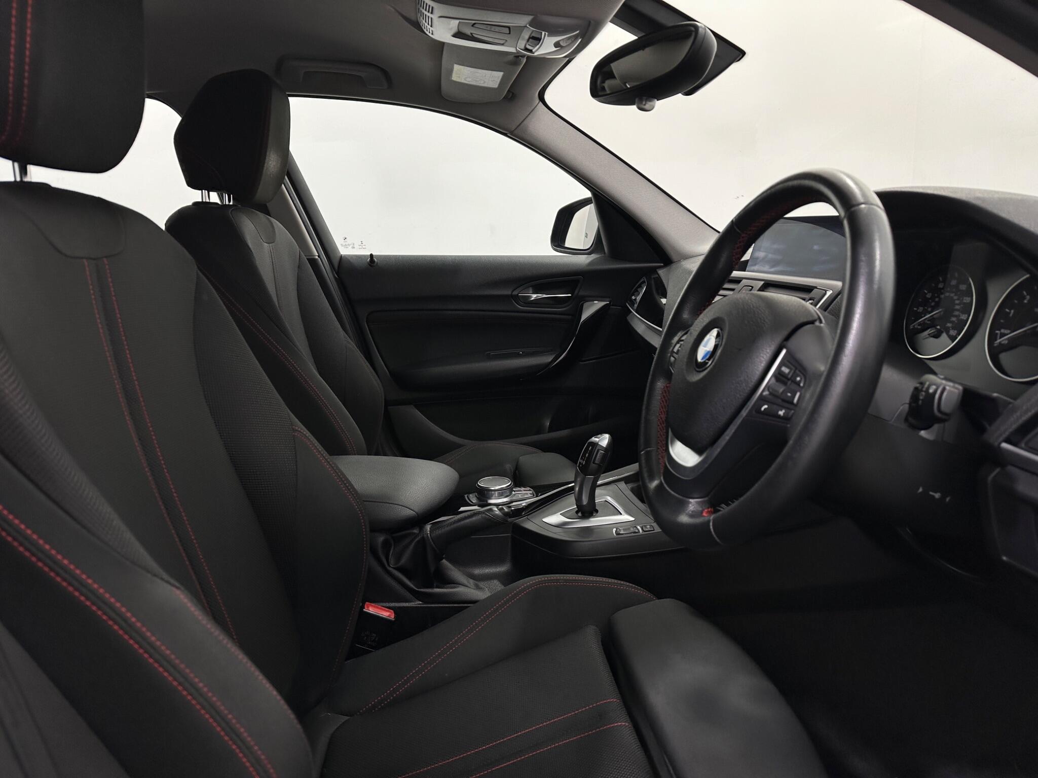 BMW 1 Series view 32