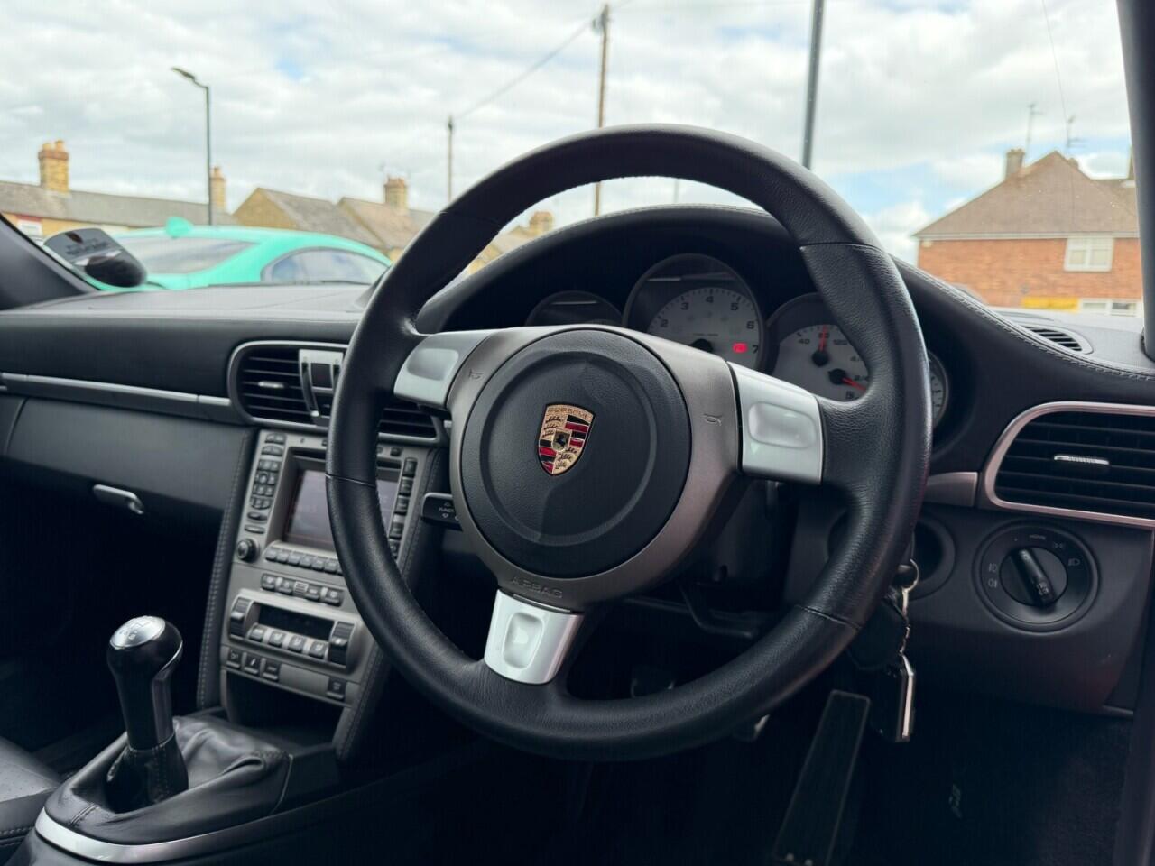 Porsche 911 view 33