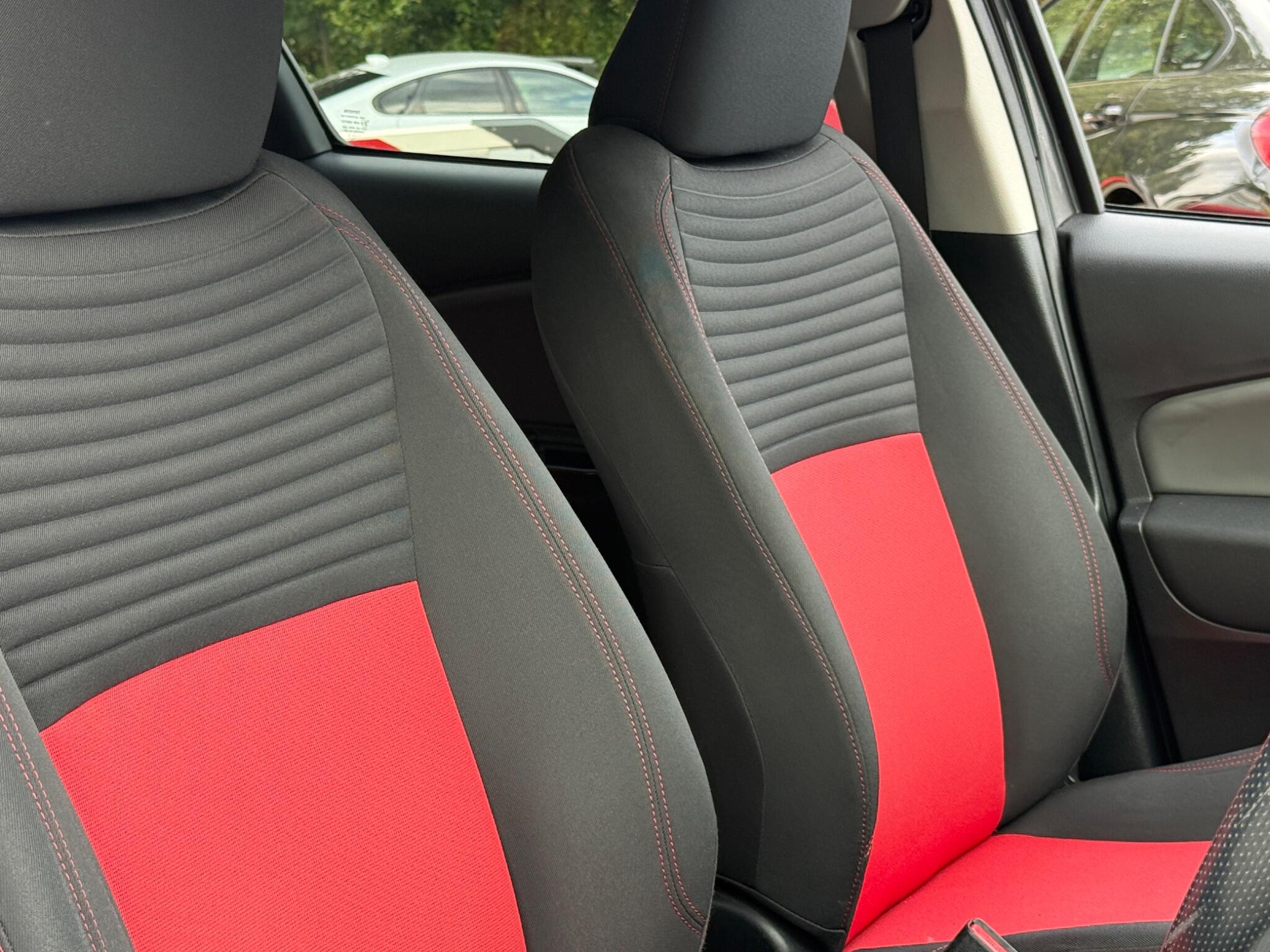 Toyota Yaris - Image 31