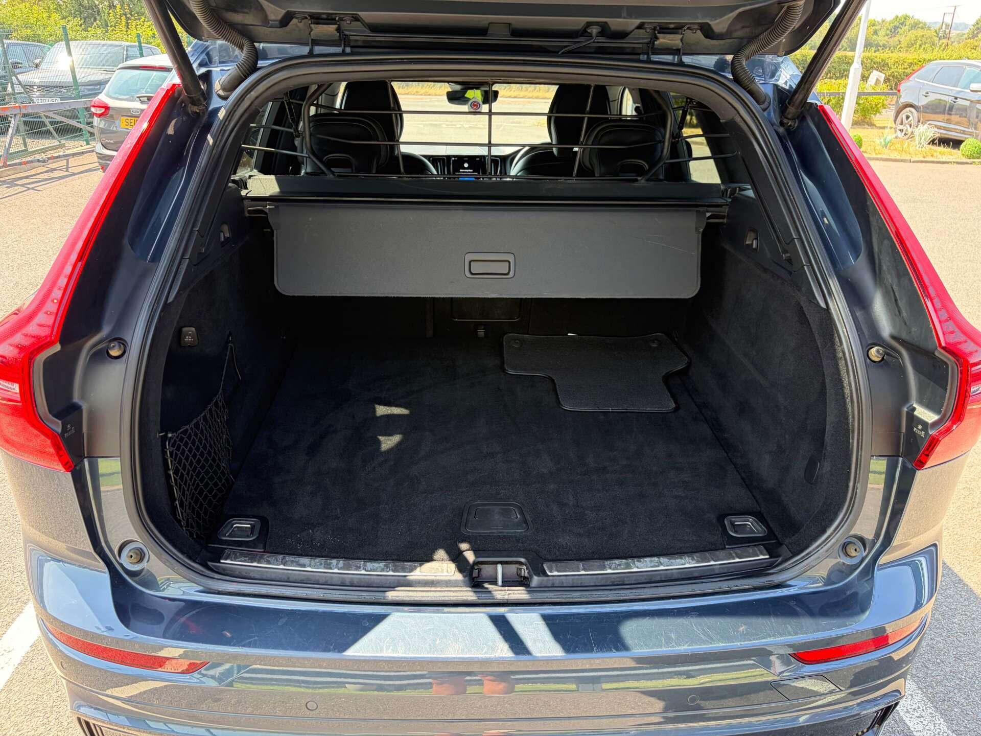 Volvo XC60 view 25