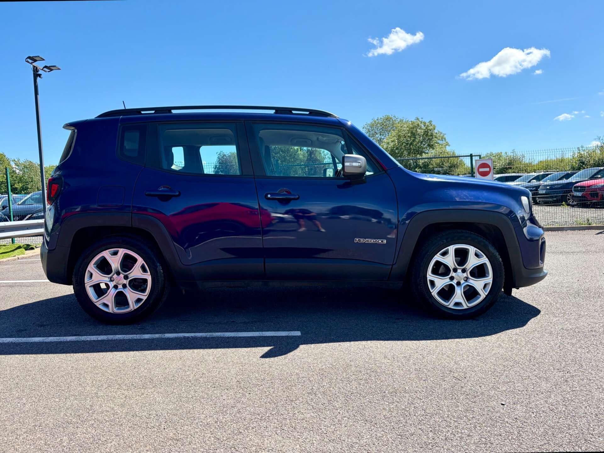 Jeep Renegade view 9
