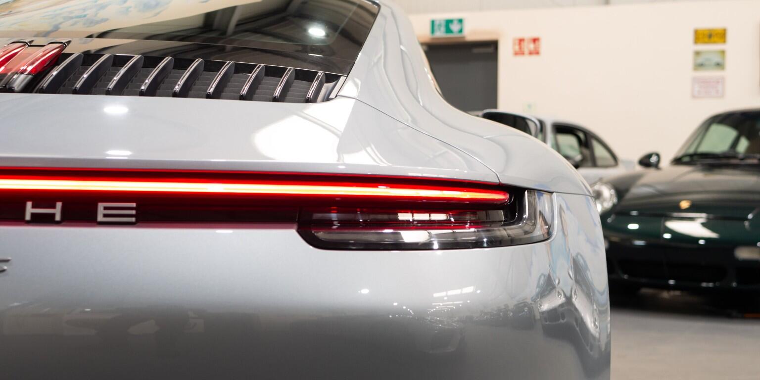 Porsche 911 view 46