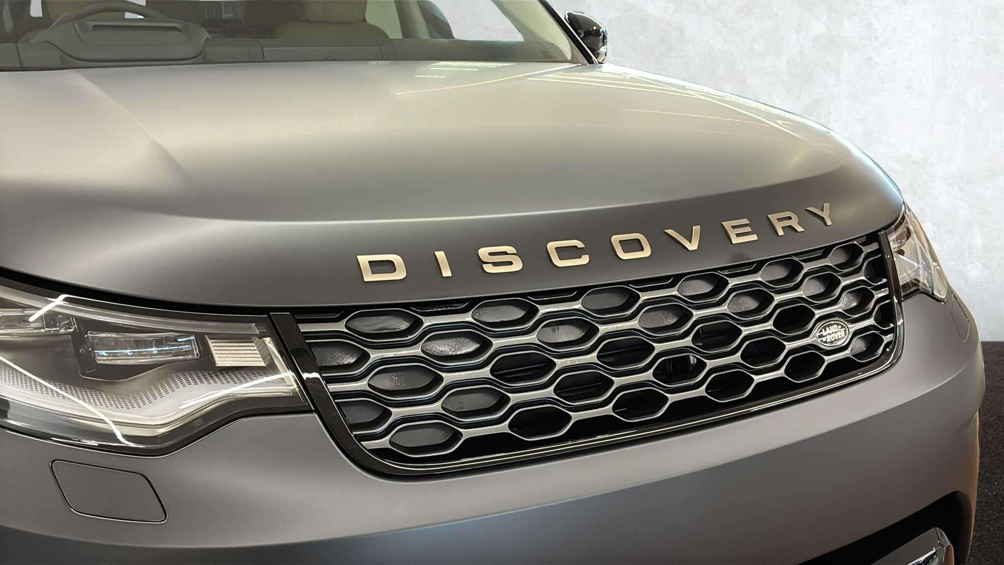 Land Rover Discovery view 21