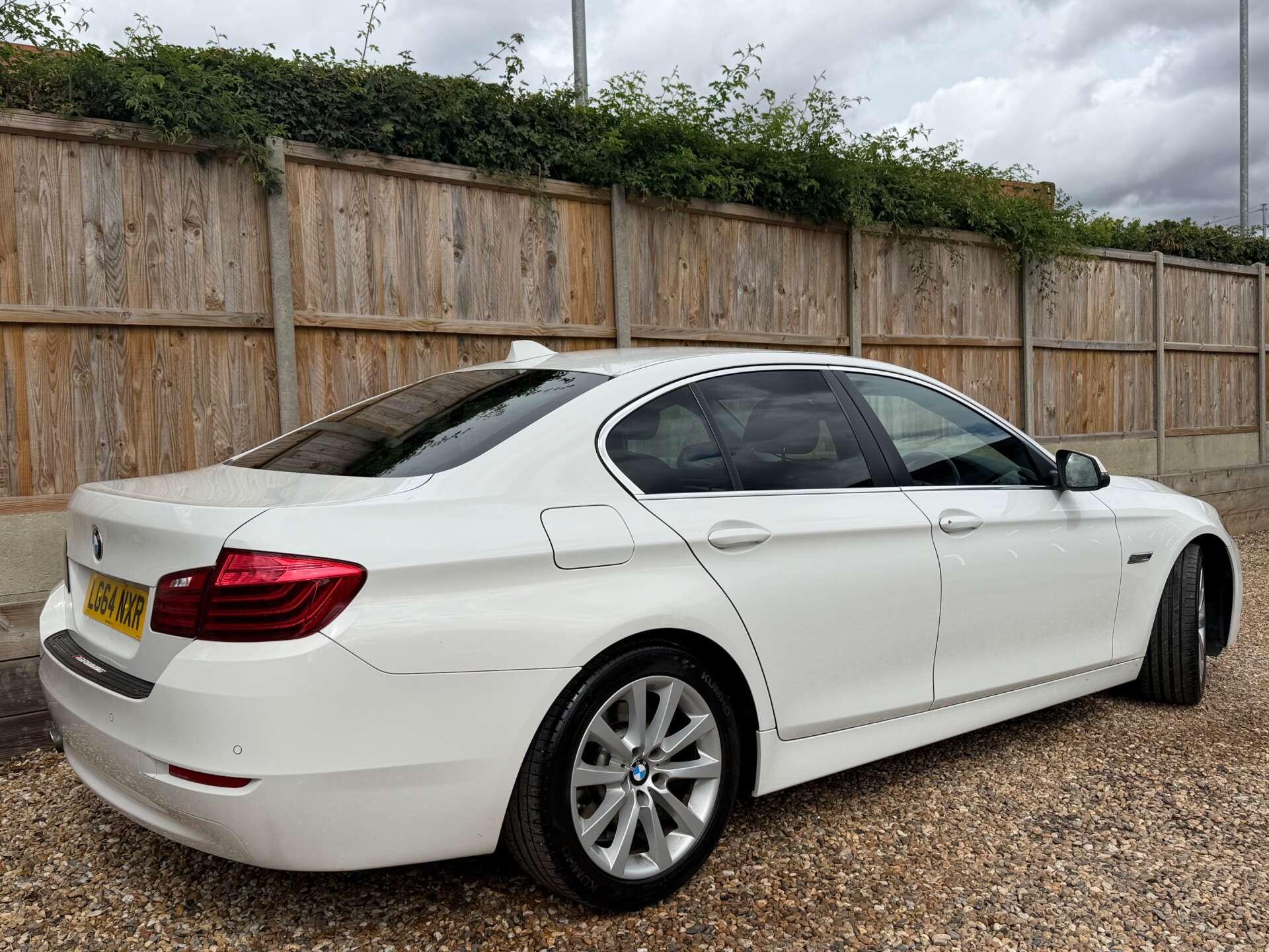 BMW 5 Series view 13