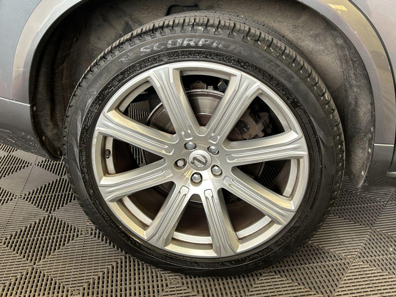 Volvo XC90 view 22