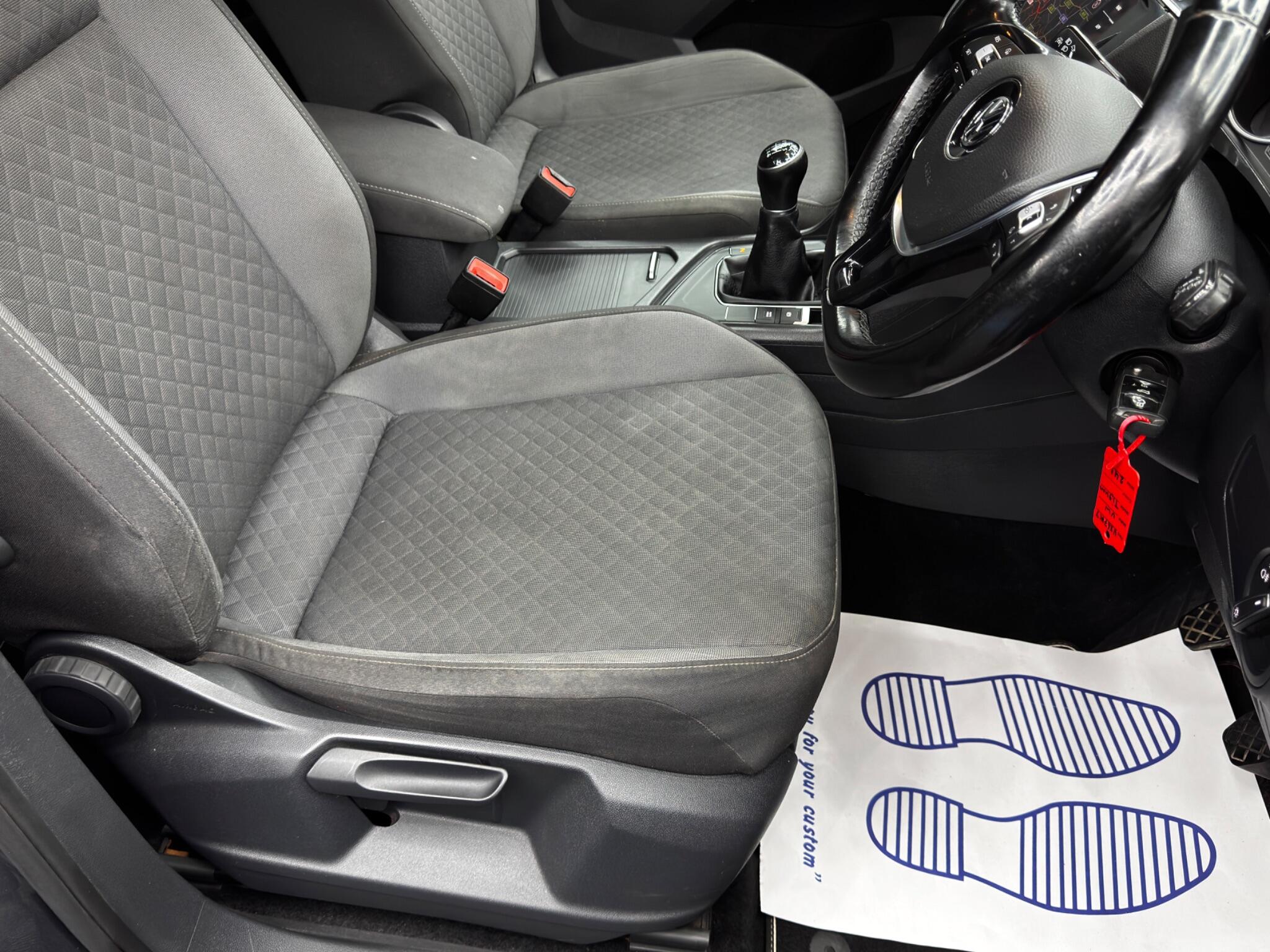 Volkswagen Tiguan view 13