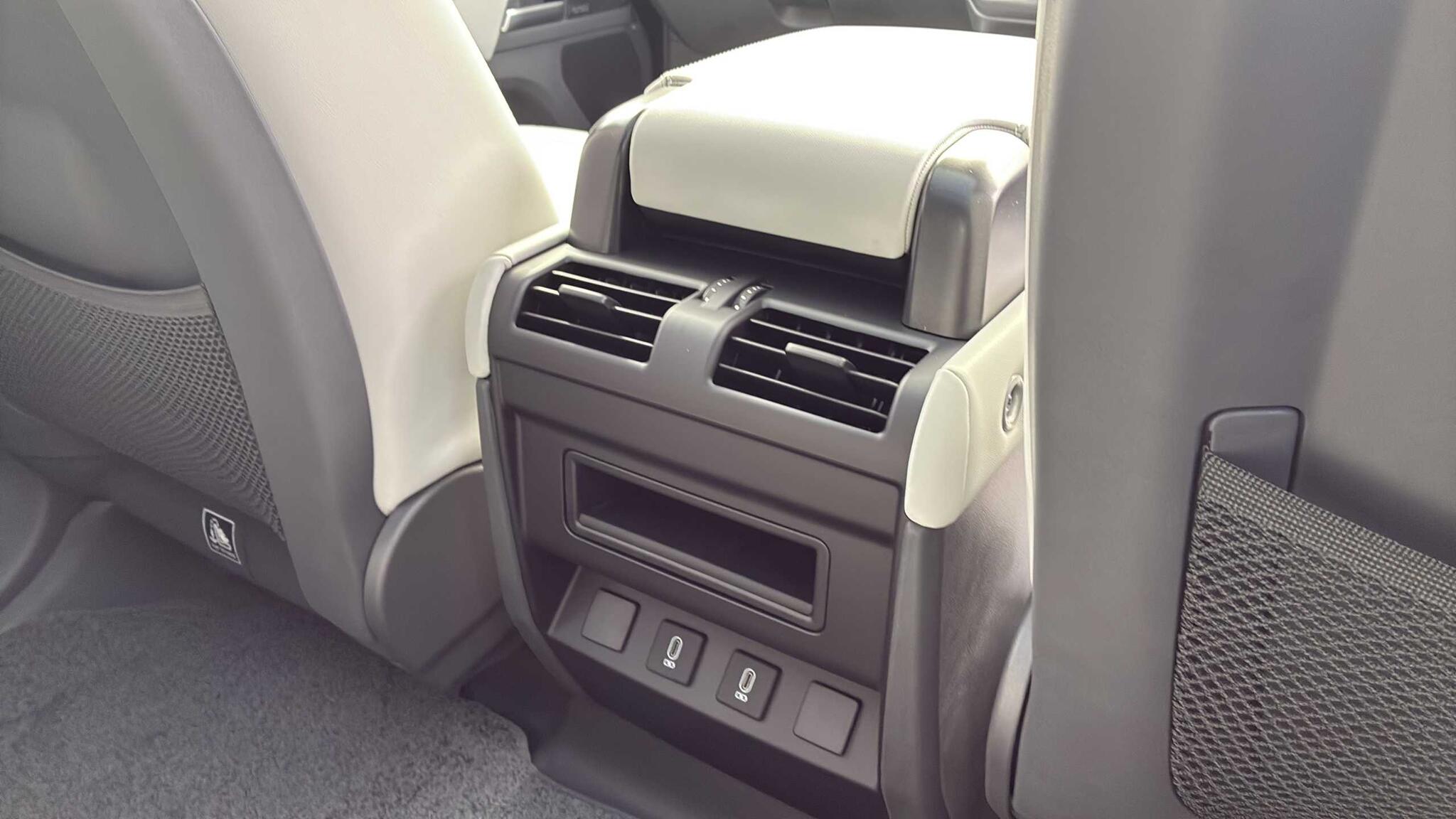 Land Rover Defender view 18