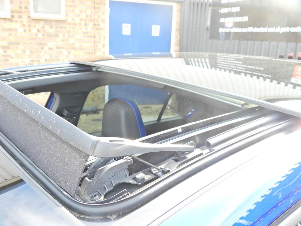 Volkswagen Golf view 22