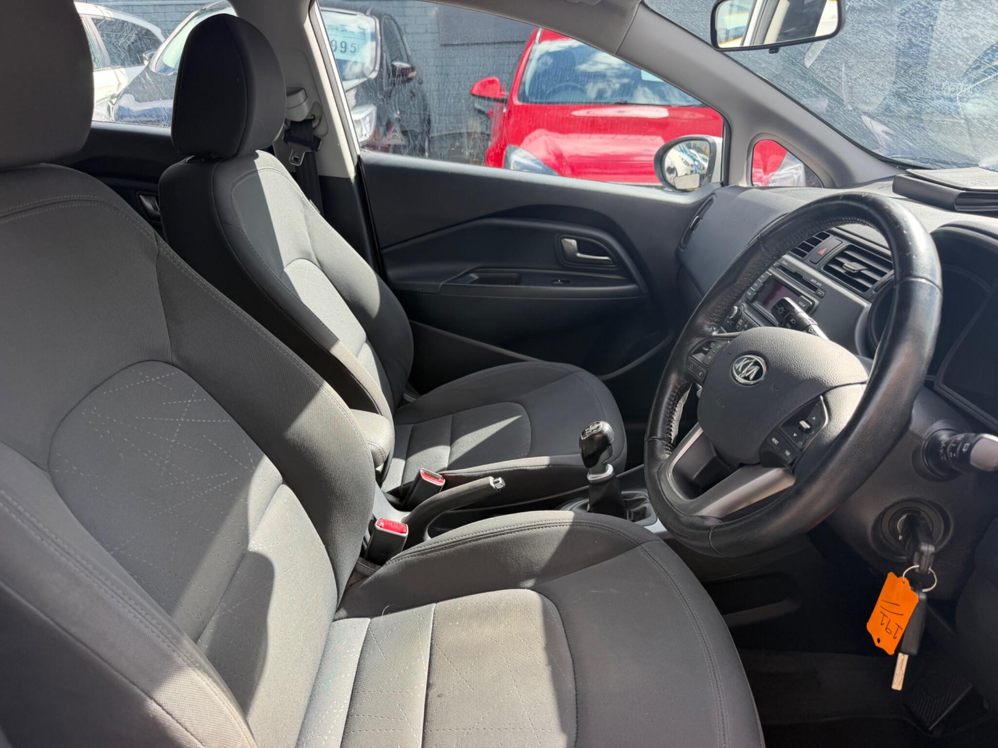 Kia Rio view 10