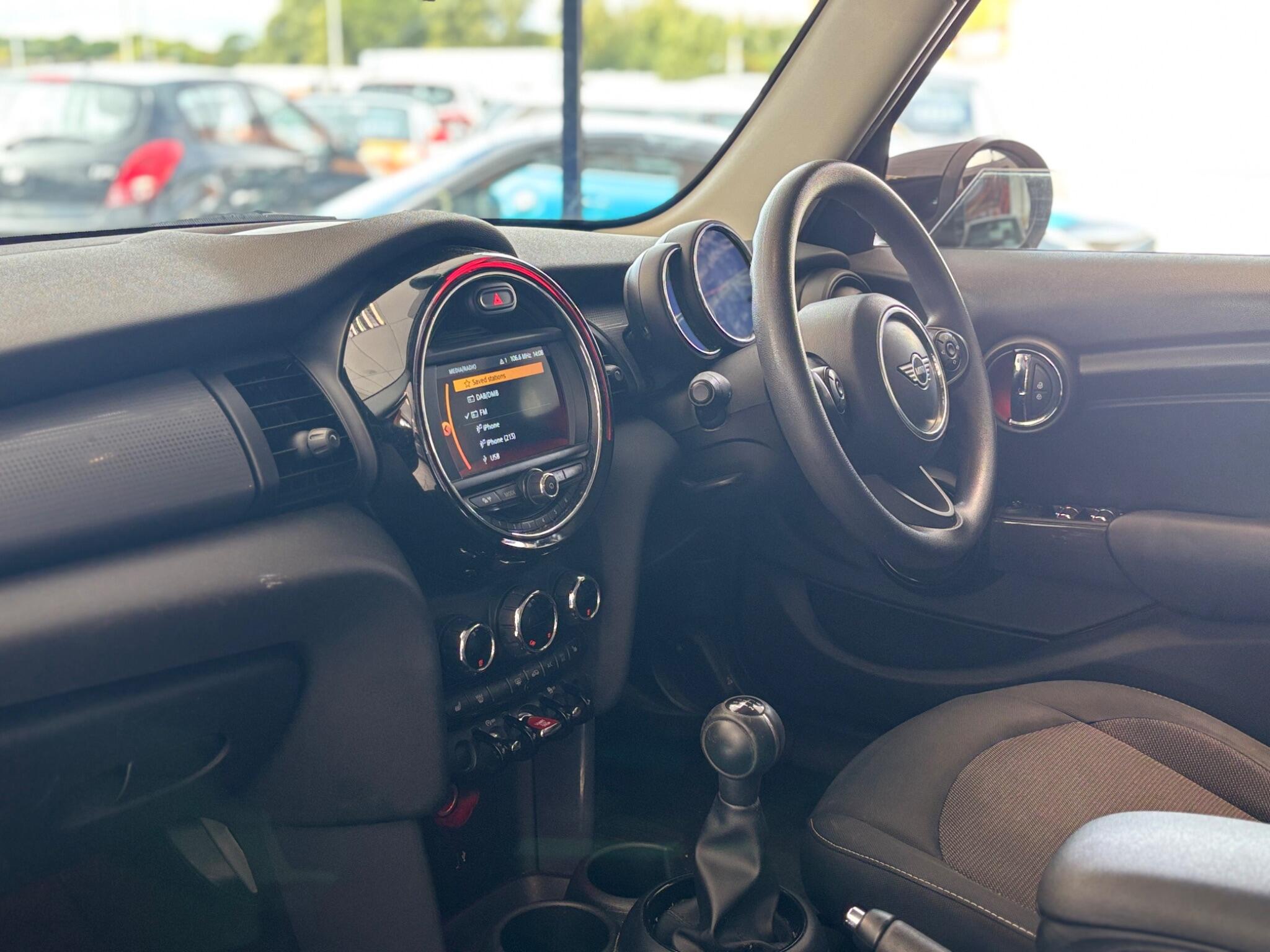 Mini Hatch view 11