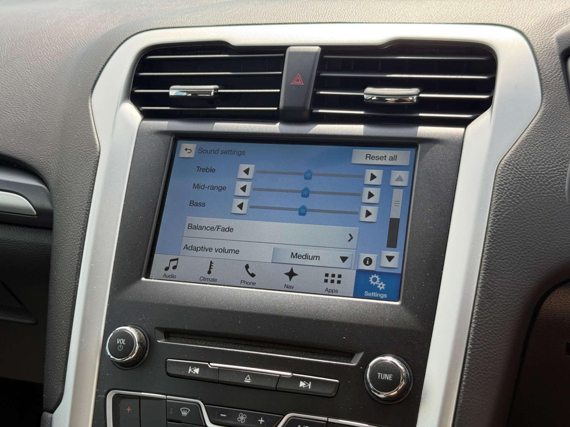 Ford Mondeo view 62