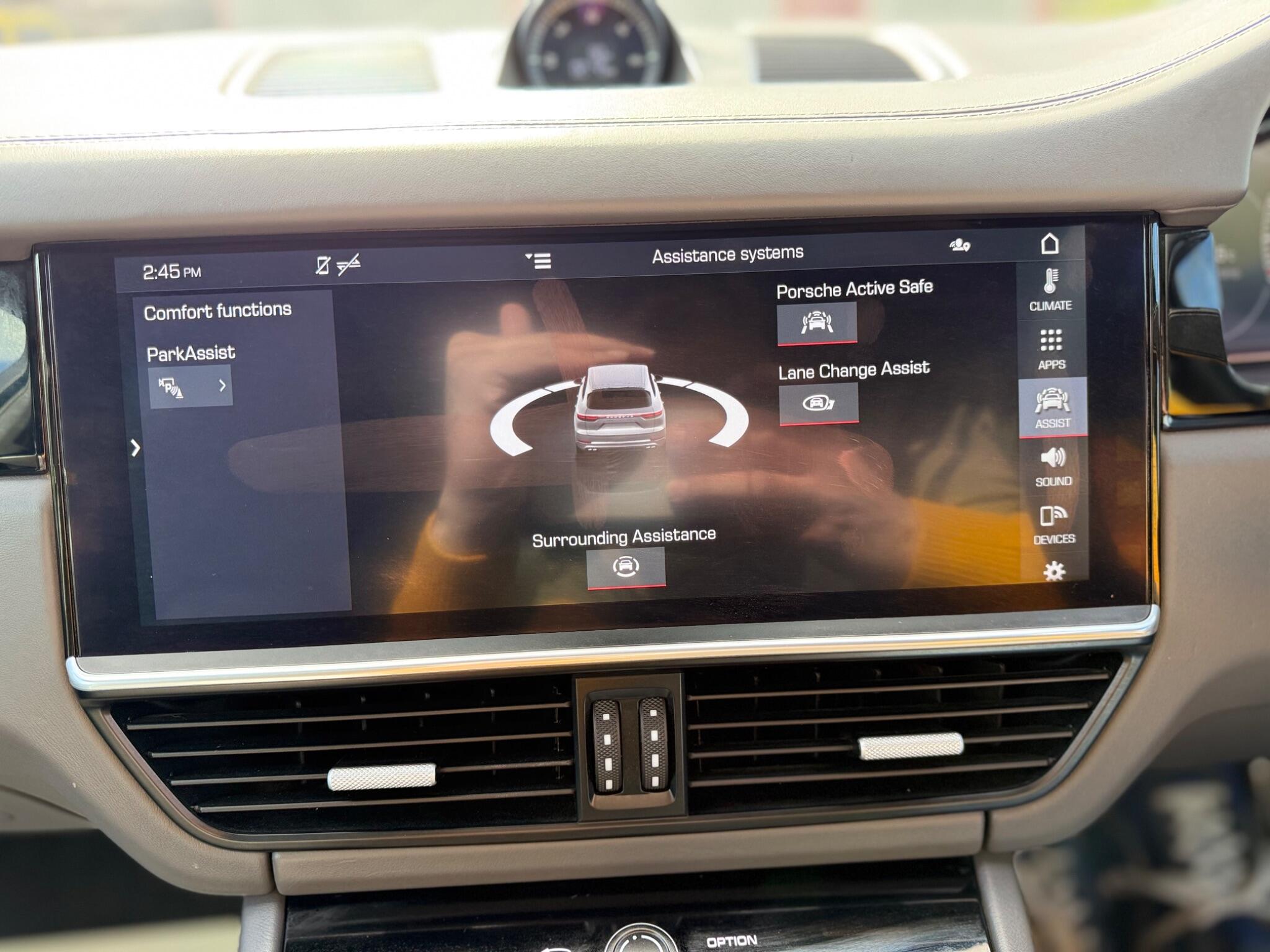 Porsche Cayenne view 36