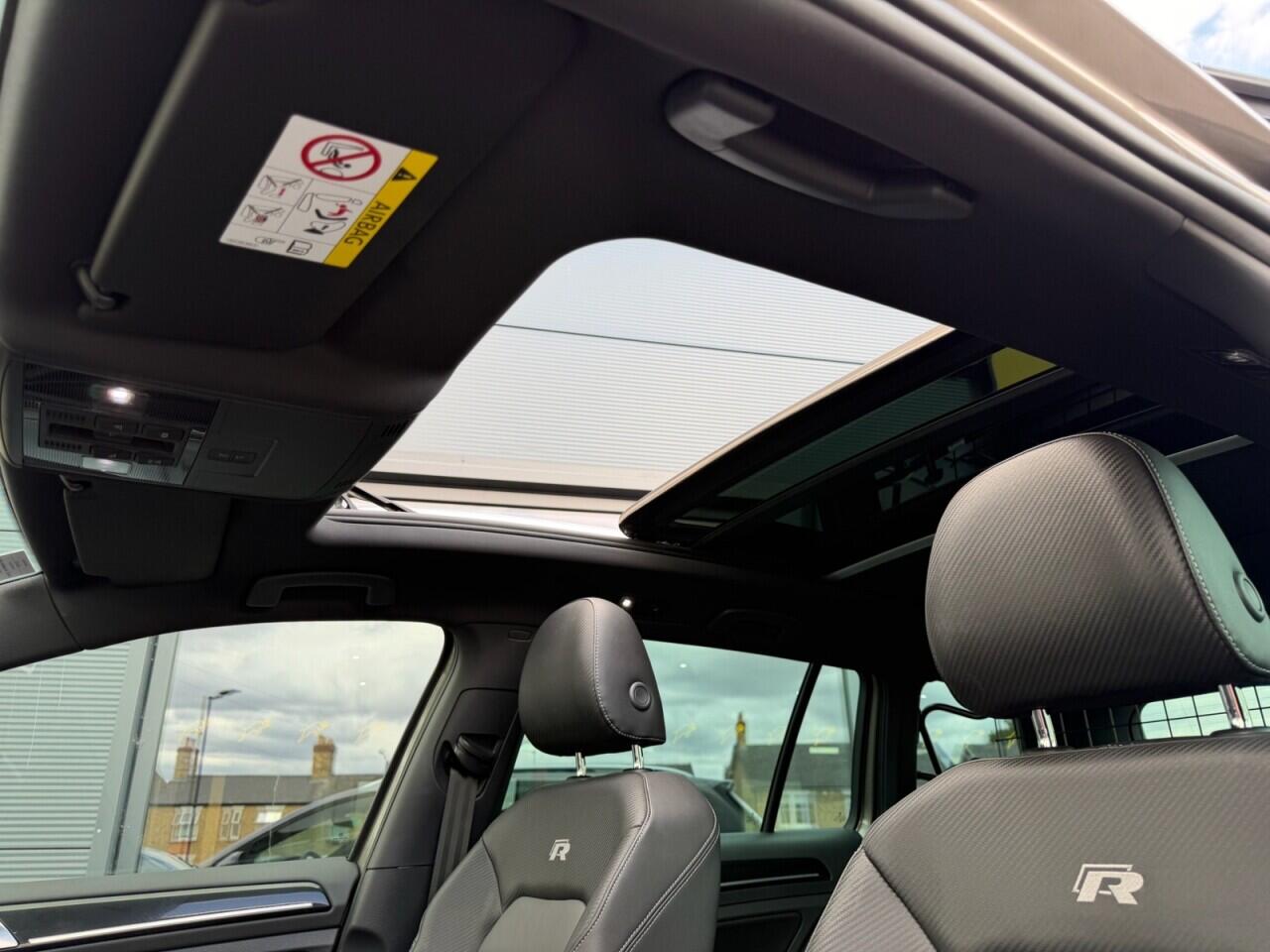 Volkswagen Golf view 12